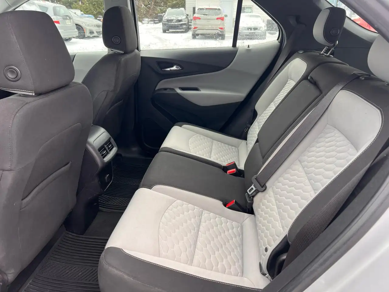Chevrolet Equinox снимка Chevrolet Equinox