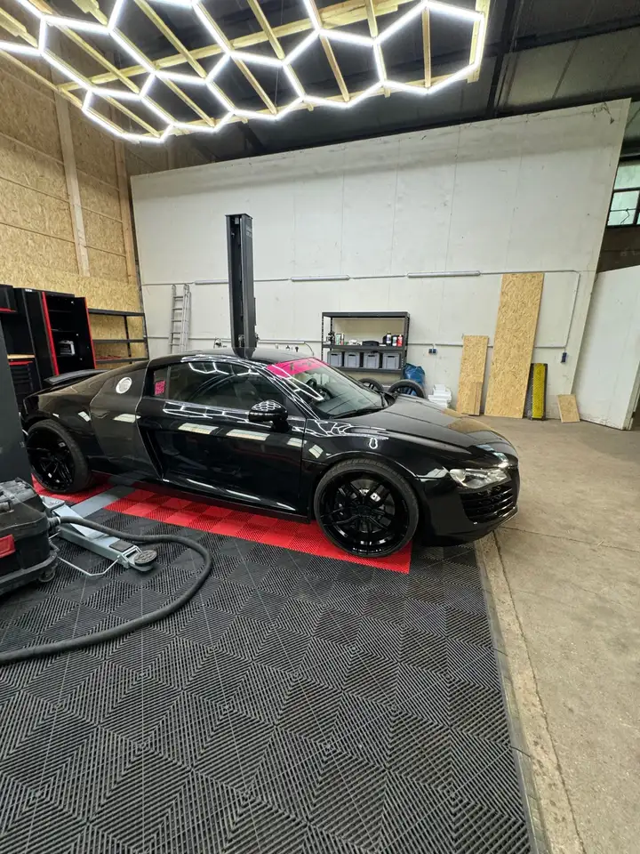 Audi R8