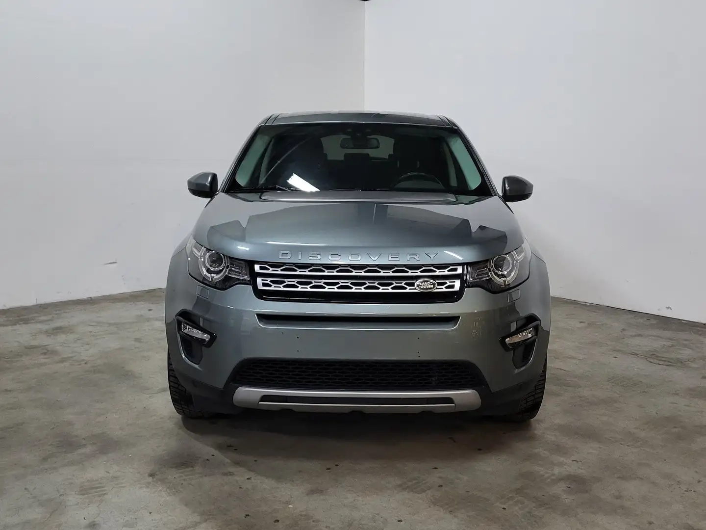 Land Rover Discovery Sport 2.0 TD4 HSE Luxury Grijs - 1