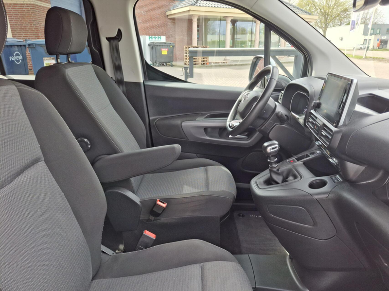 Peugeot Partner PROACE CITY Verso 1.2 Turbo Daynamic Camera Trekha — photo 12