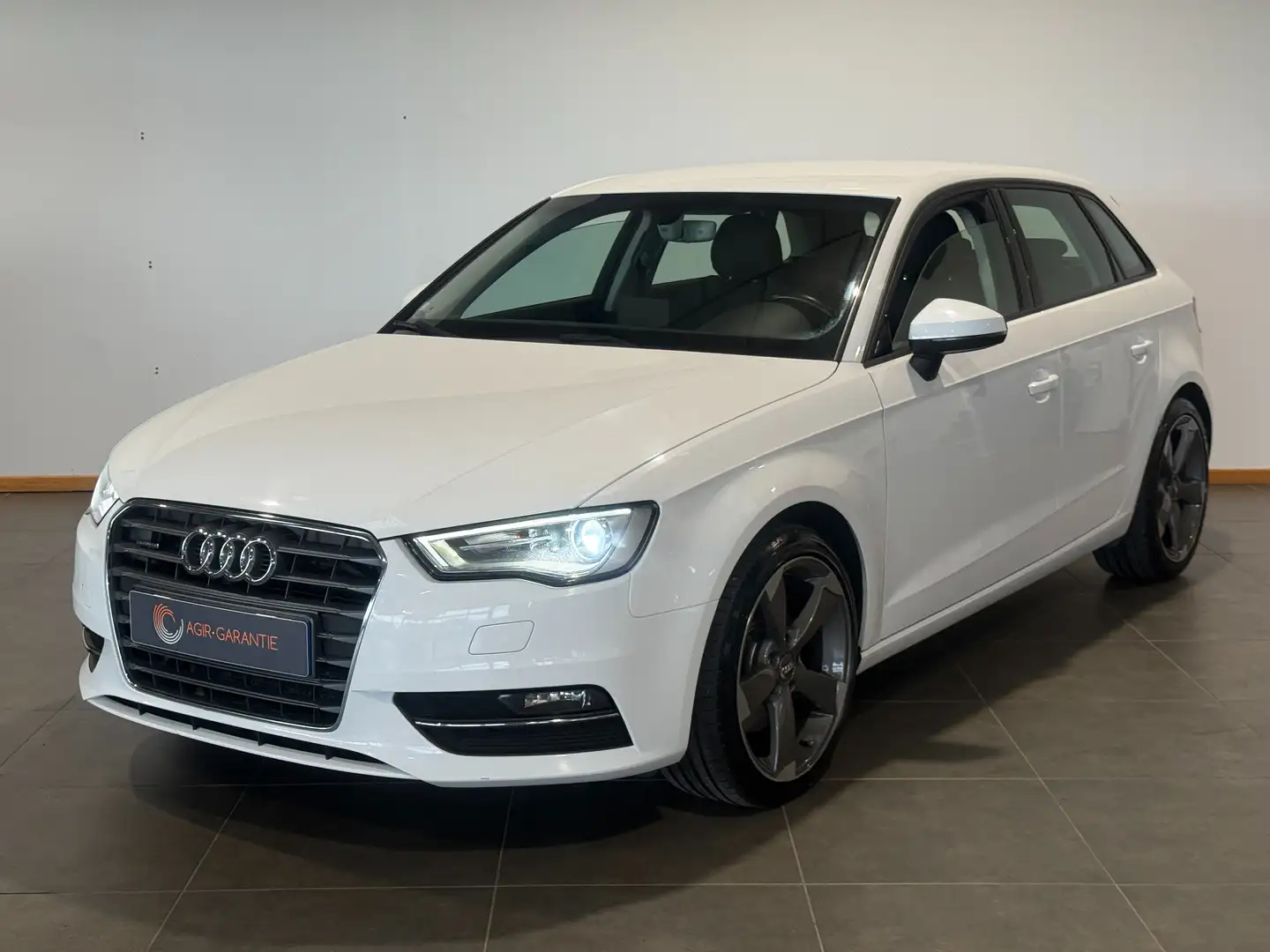 Audi A3 A3 Berline 2.0 TDI 184 Quattro S Line S tronic 6 Weiß - 1