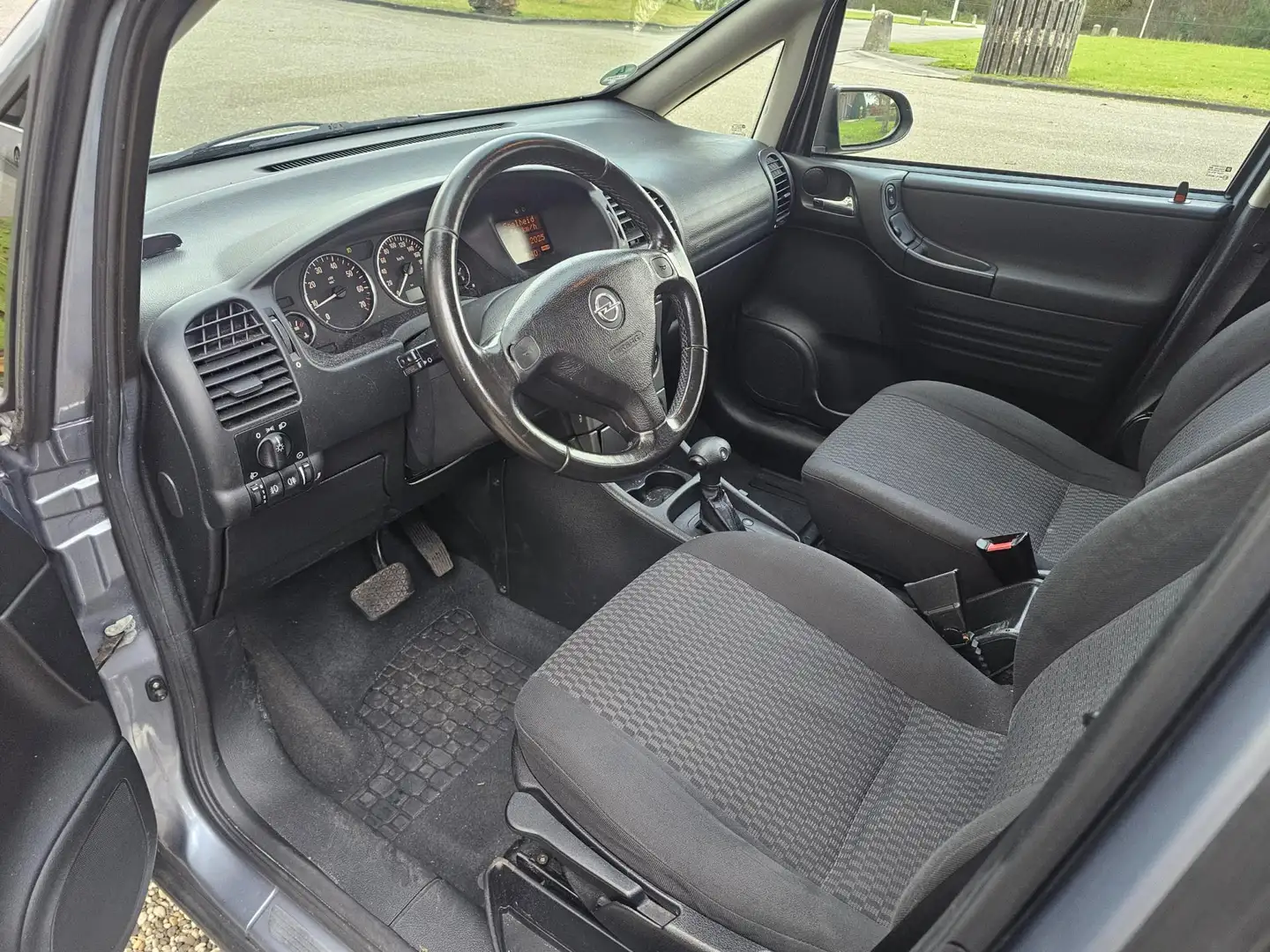 Opel Zafira 1.8-16V Elegance AUTOMAAT/7-persoons Grijs - 2