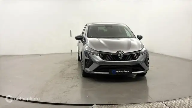 Renault Clio view 2