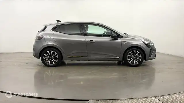Renault Clio view 4