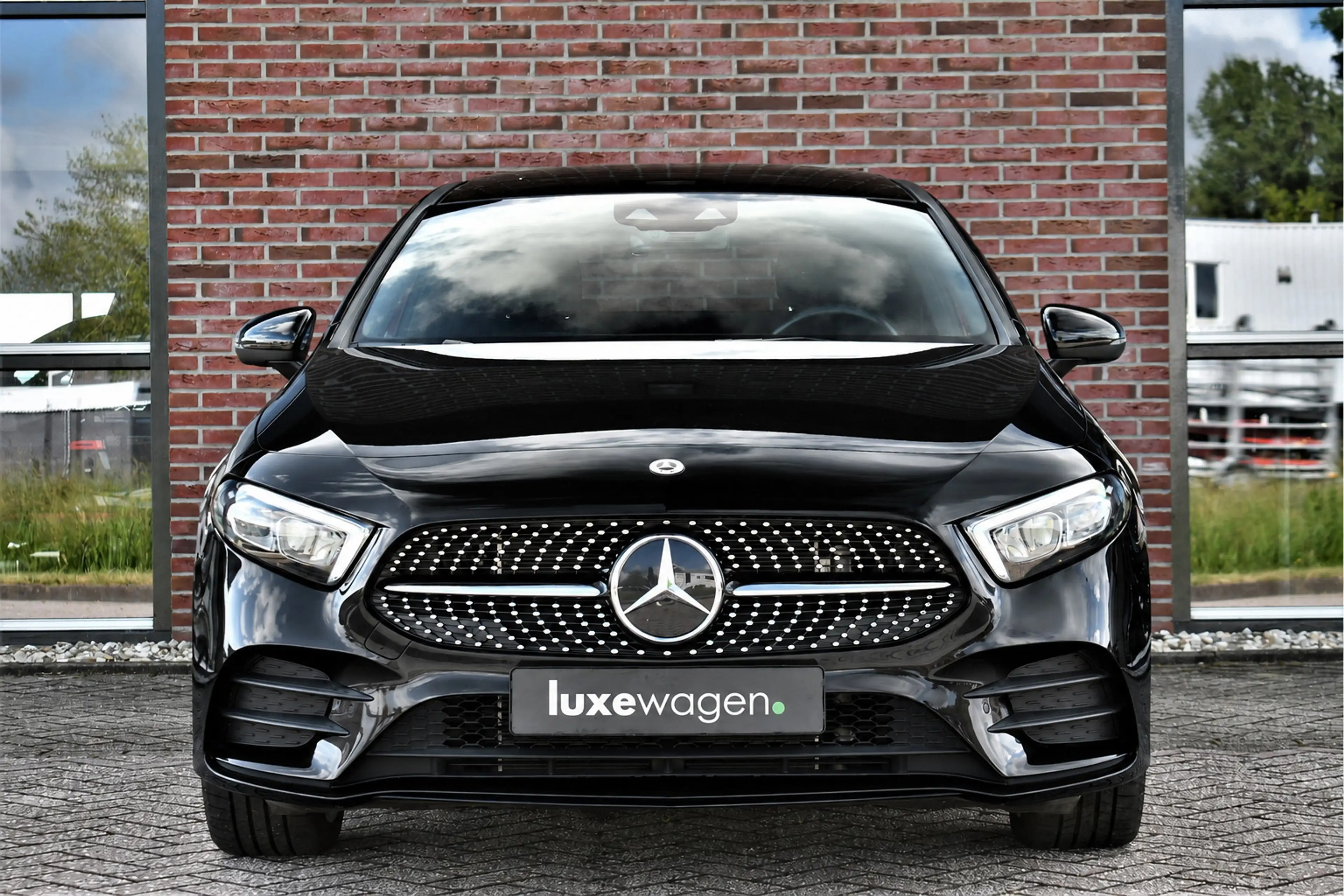 Mercedes-Benz A 250 e AMG Line Pano Night Carplay Camera — photo 7