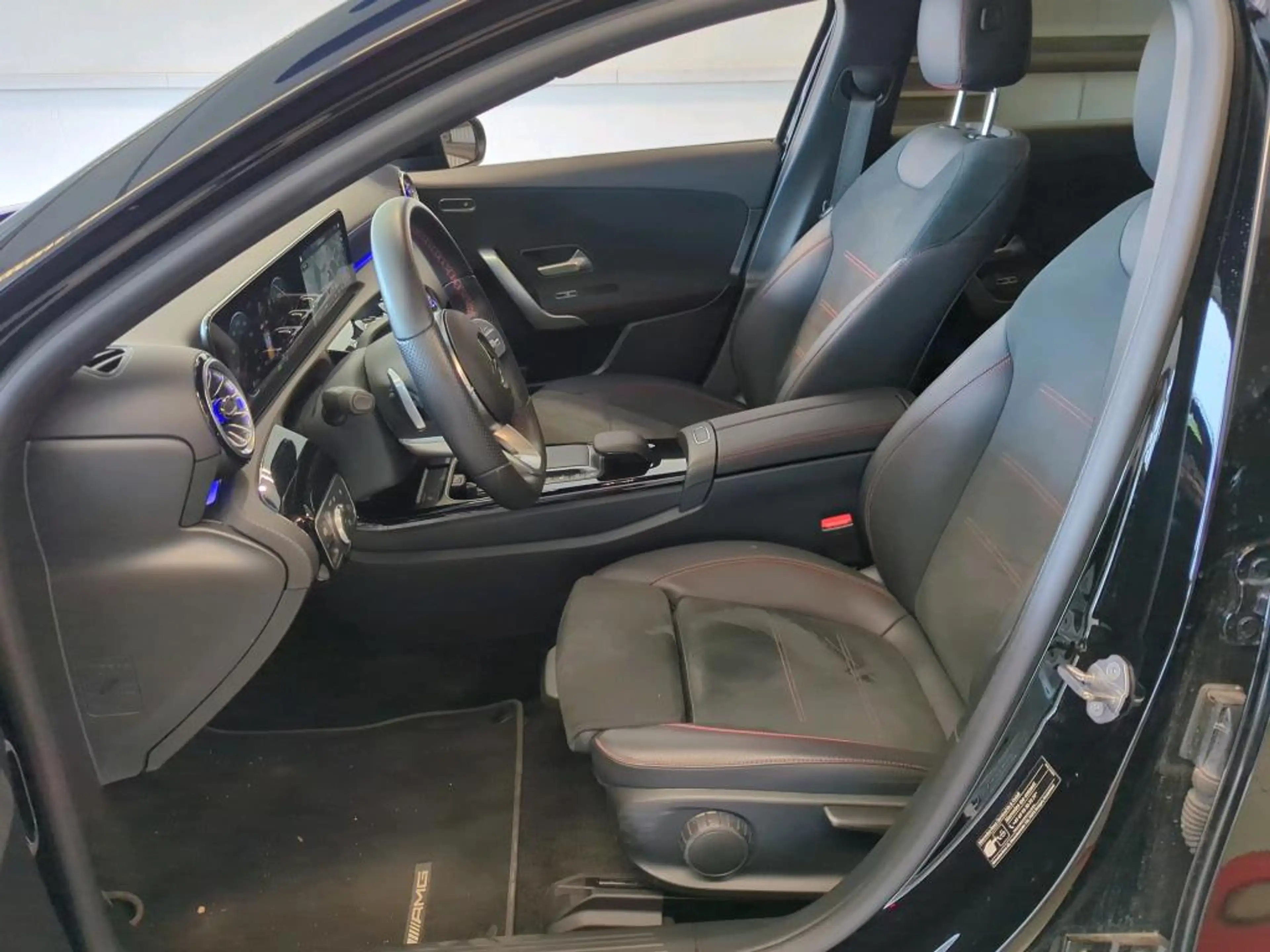 Mercedes-Benz A 250 e AMG Line Pano Night Carplay Camera — photo 4
