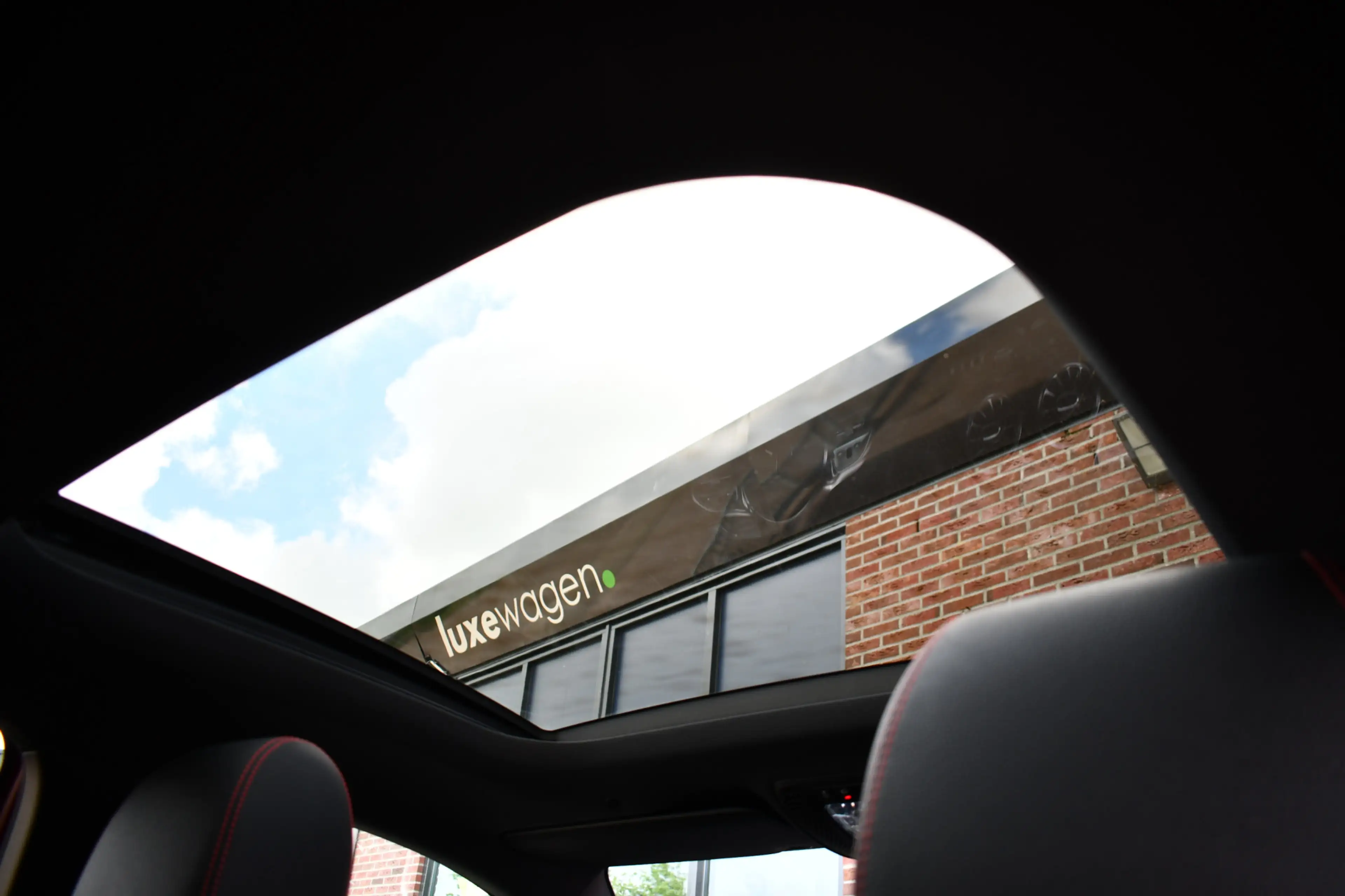 Mercedes-Benz A 250 e AMG Line Pano Night Carplay Camera — photo 10