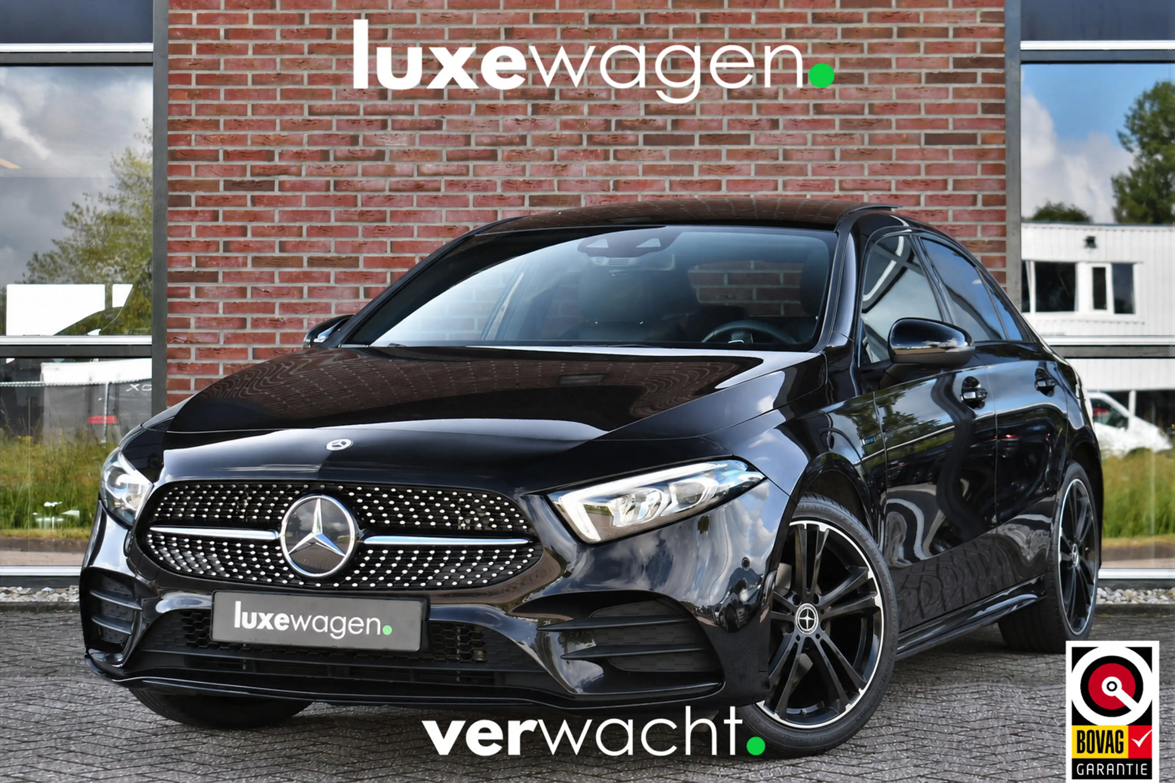 Mercedes-Benz A 250 e AMG Line Pano Night Carplay Camera