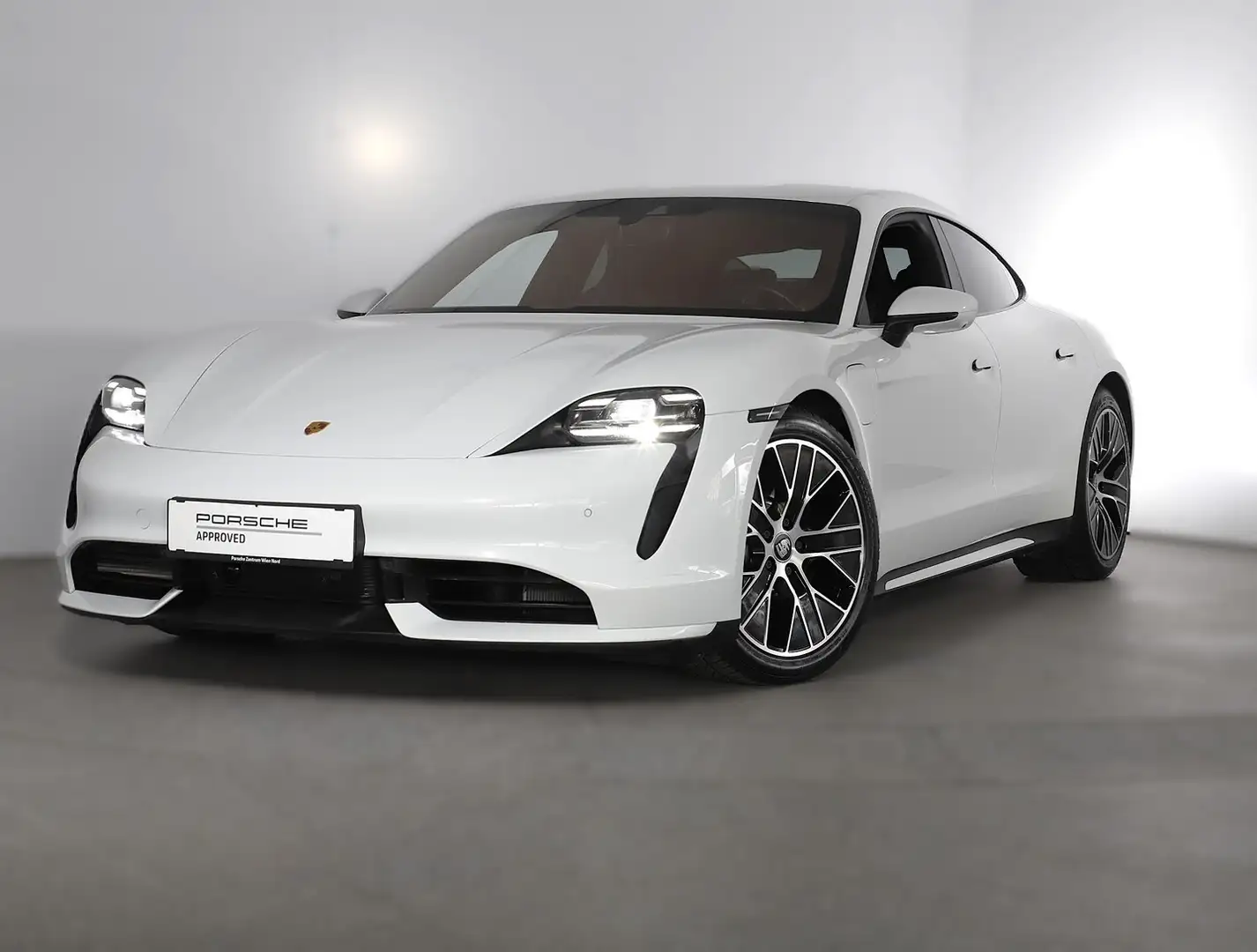 Porsche Taycan Turbo Weiß - 1