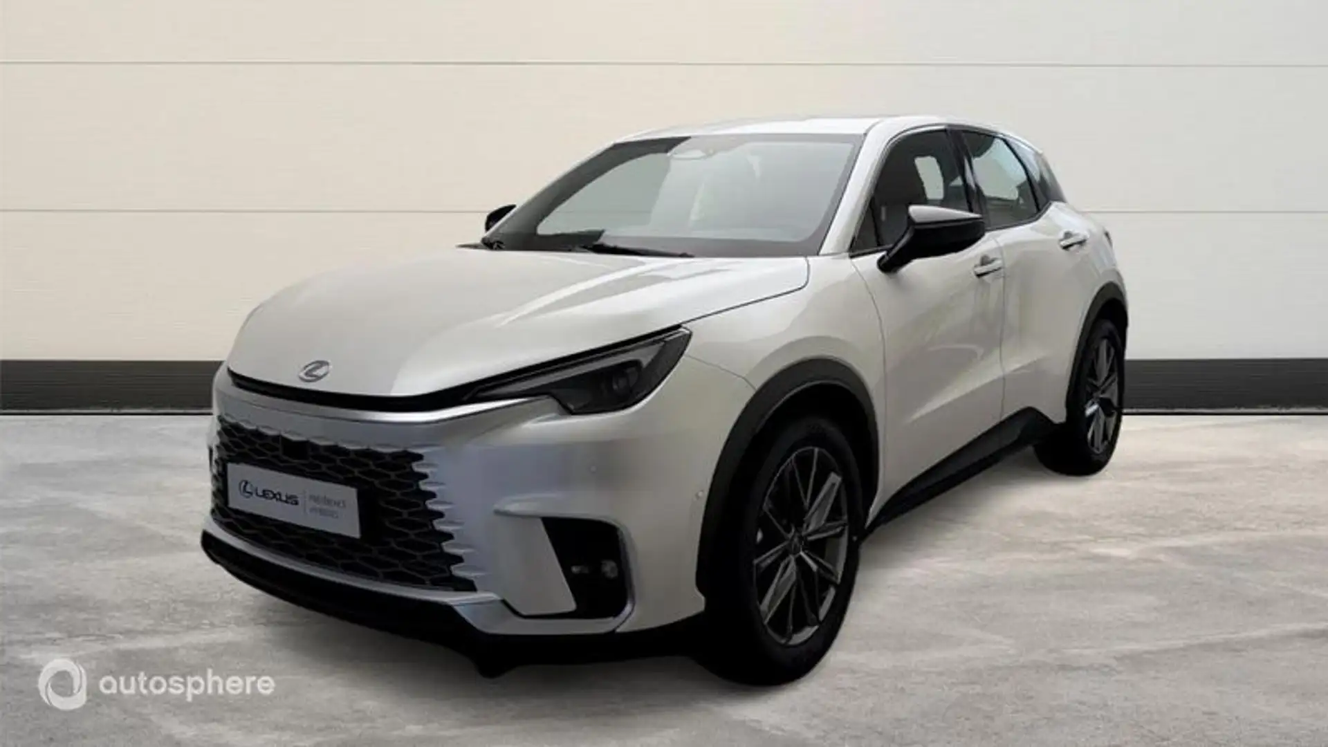 lexus lbx