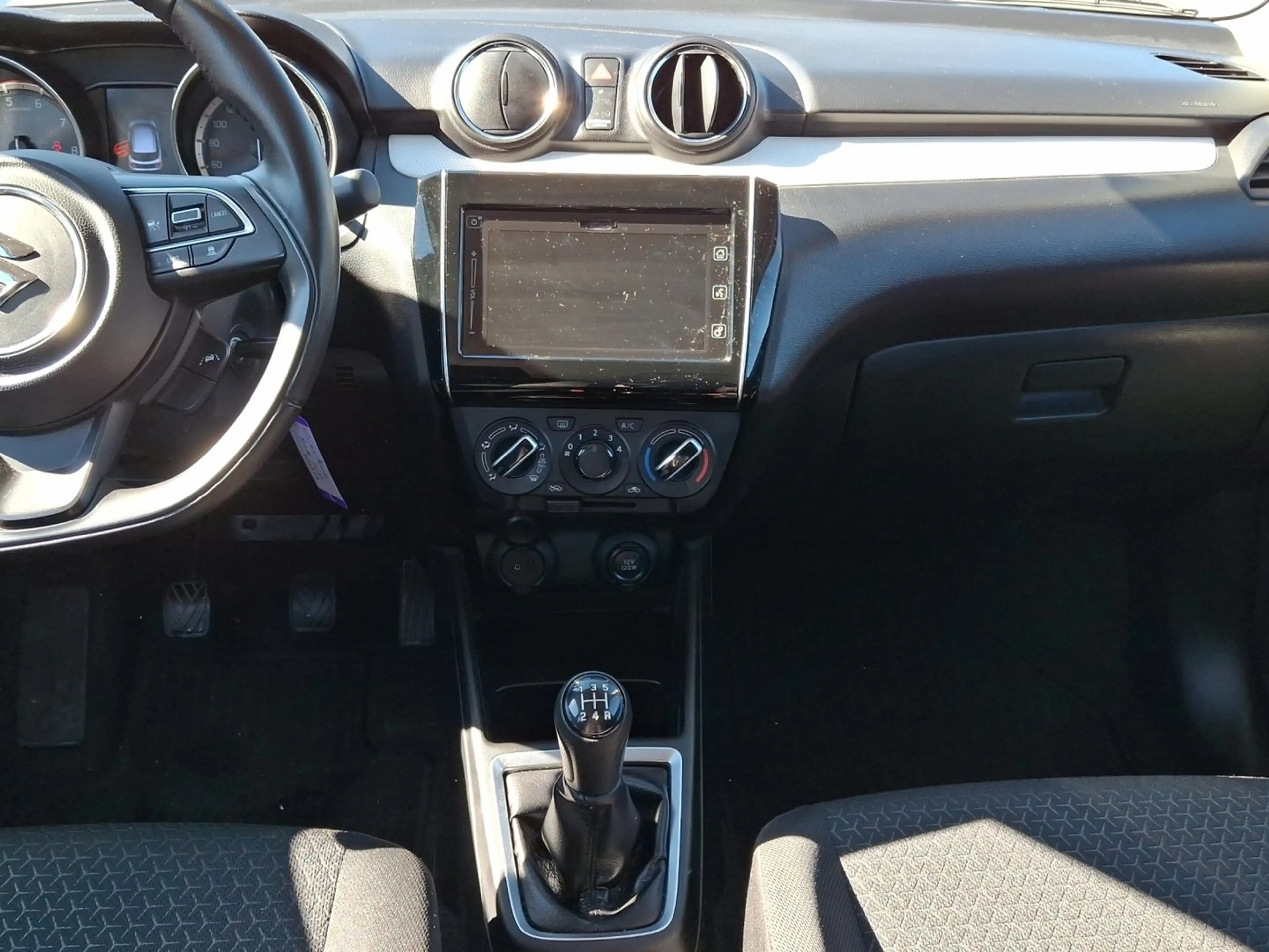 Suzuki Swift 1,2 Hybrid DualJet Allgrip Shine — photo 14