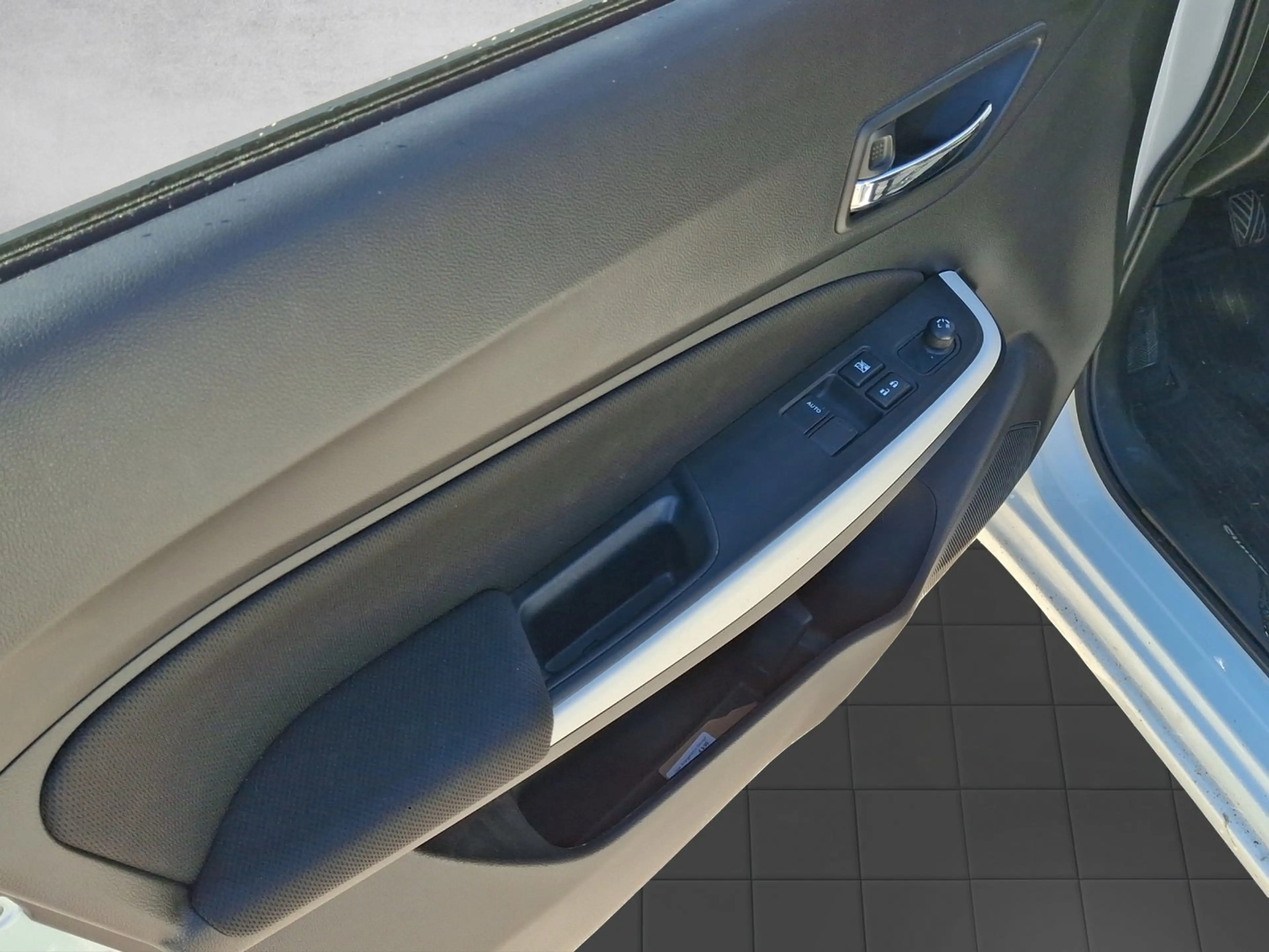 Suzuki Swift 1,2 Hybrid DualJet Allgrip Shine — photo 10