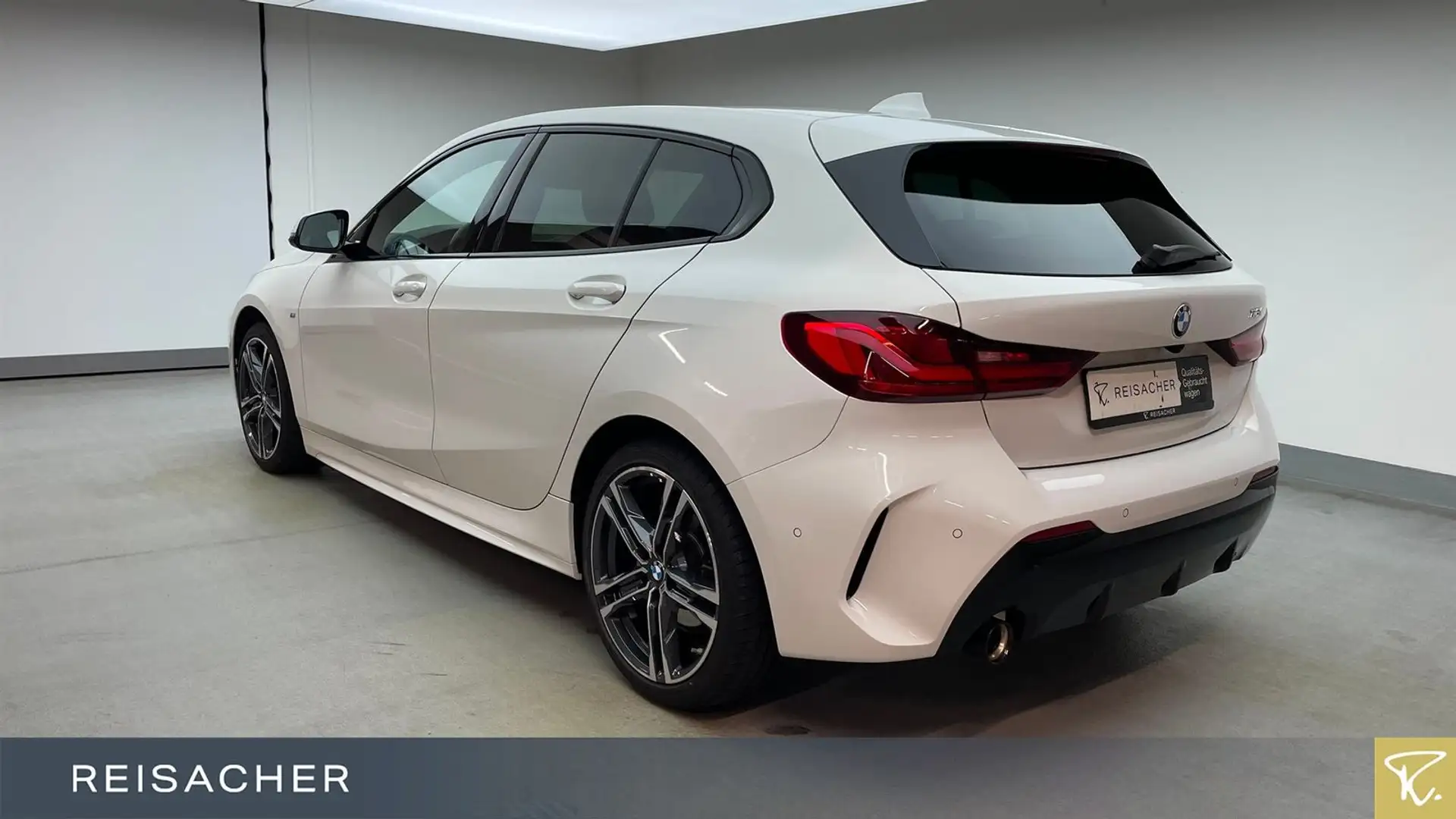 BMW 118 iA M-Sport DKG LCProf Pano LkdHzg LM18" Blanc - 2