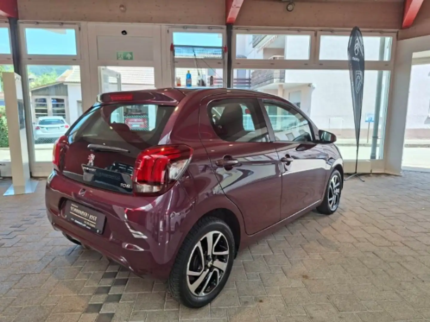 Peugeot 108 Allure 1.2 VTi PureTech *Sitzheizung* Rosso - 2