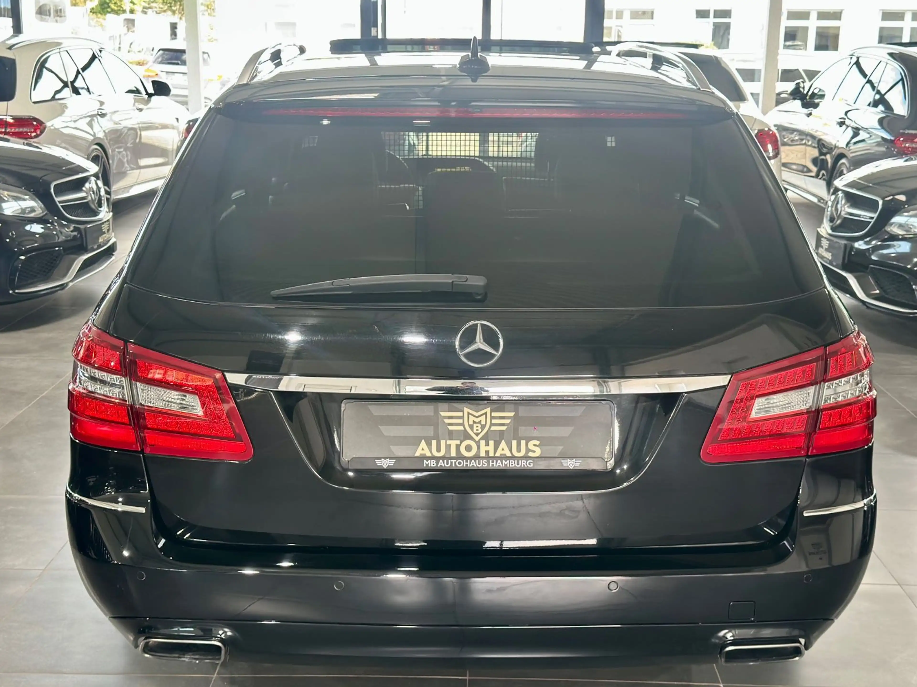 Mercedes-Benz E 250 CGI BlueEffi,Avantgarde,LED,SportPaket,TOP — photo 6