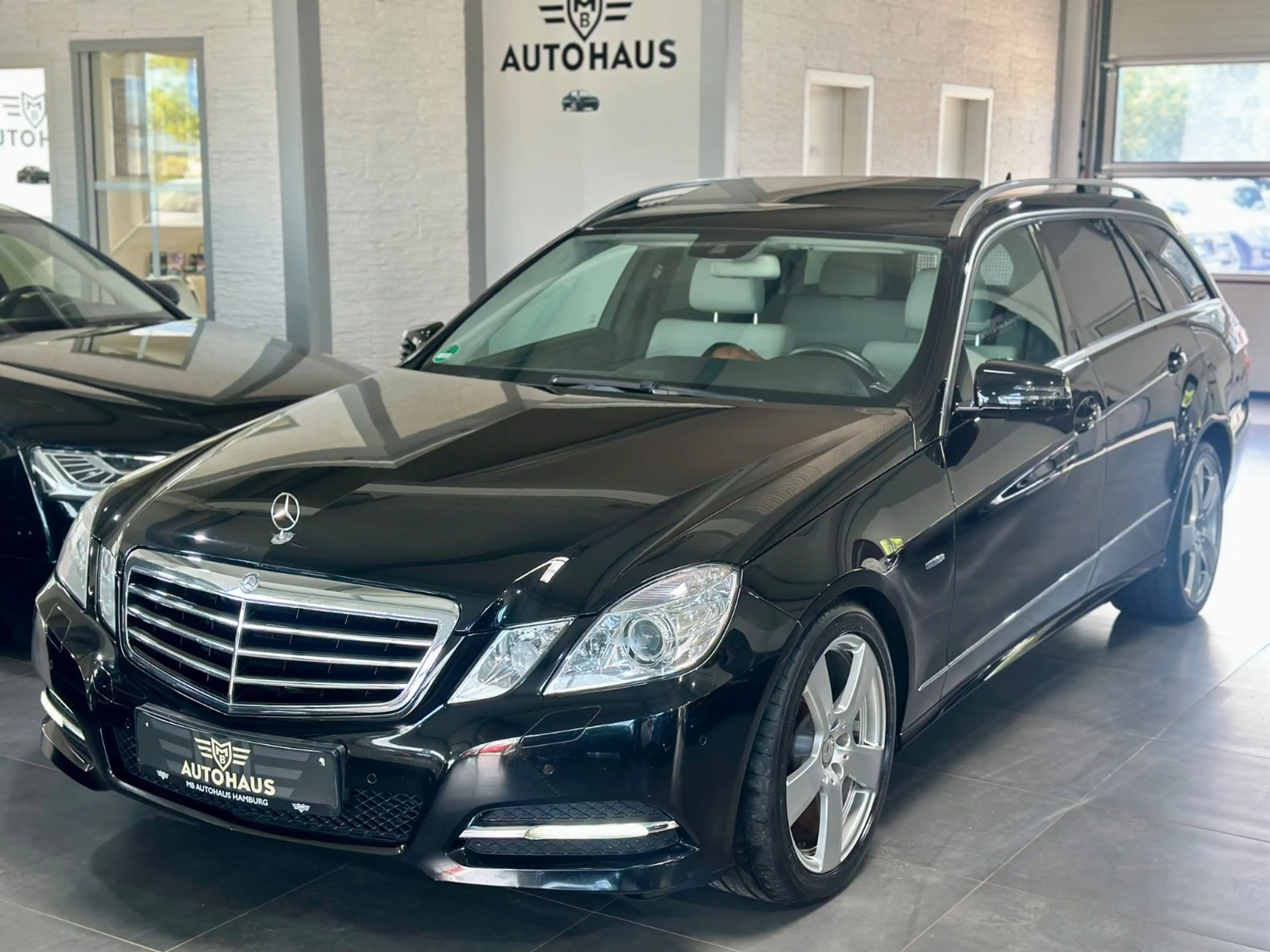 Mercedes-Benz E 250 CGI BlueEffi,Avantgarde,LED,SportPaket,TOP