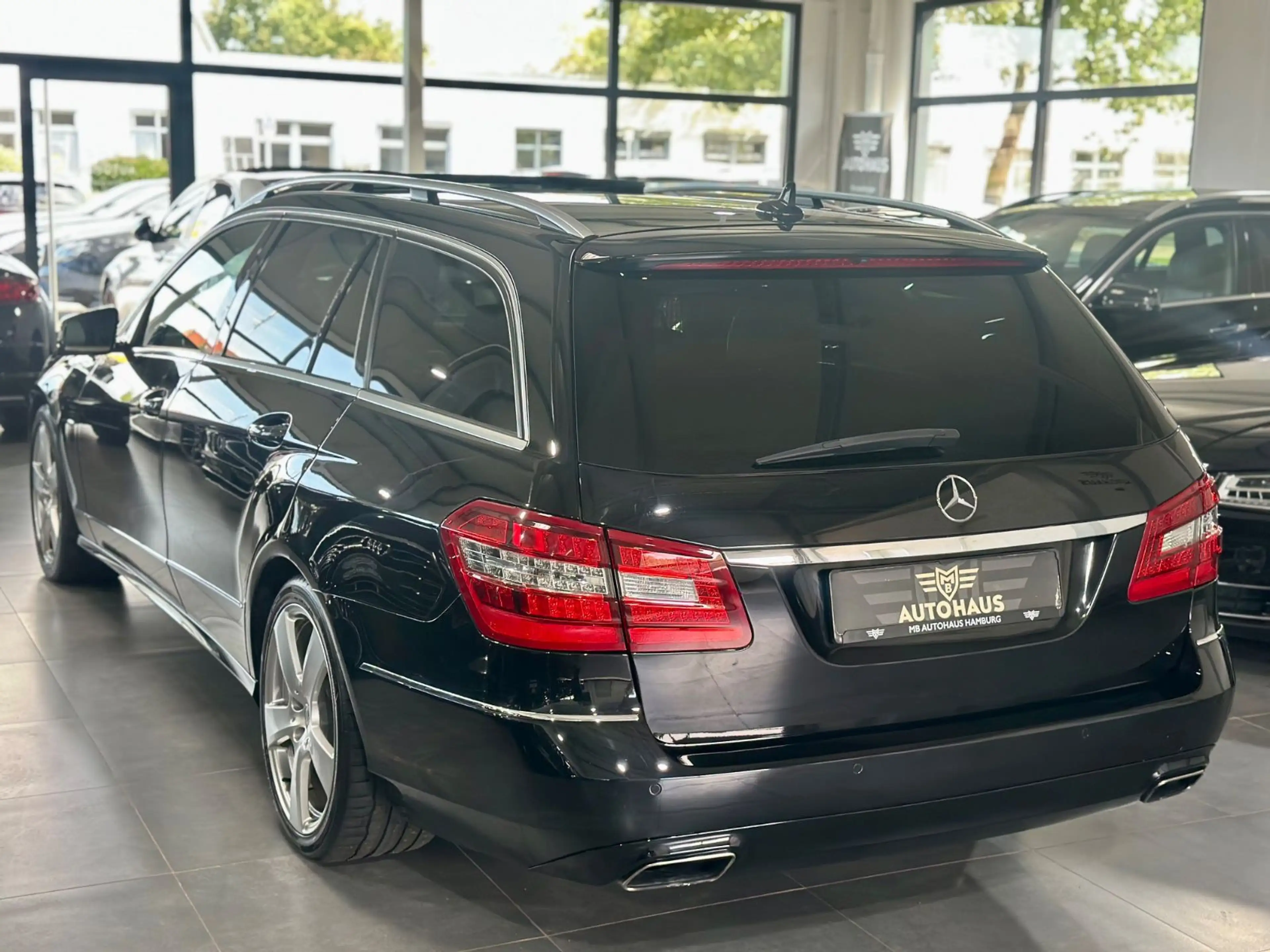 Mercedes-Benz E 250 CGI BlueEffi,Avantgarde,LED,SportPaket,TOP — photo 5