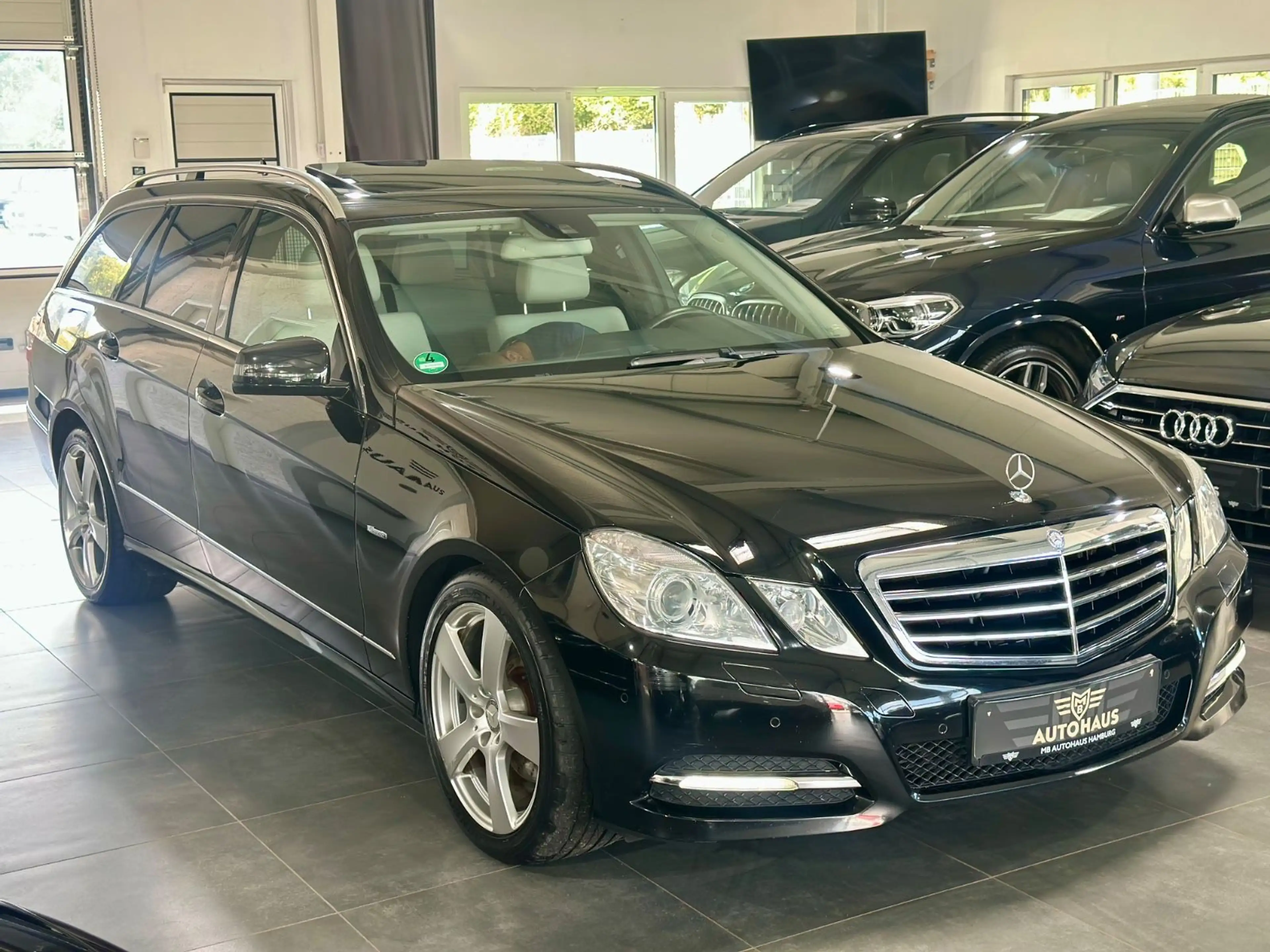 Mercedes-Benz E 250 CGI BlueEffi,Avantgarde,LED,SportPaket,TOP — photo 2