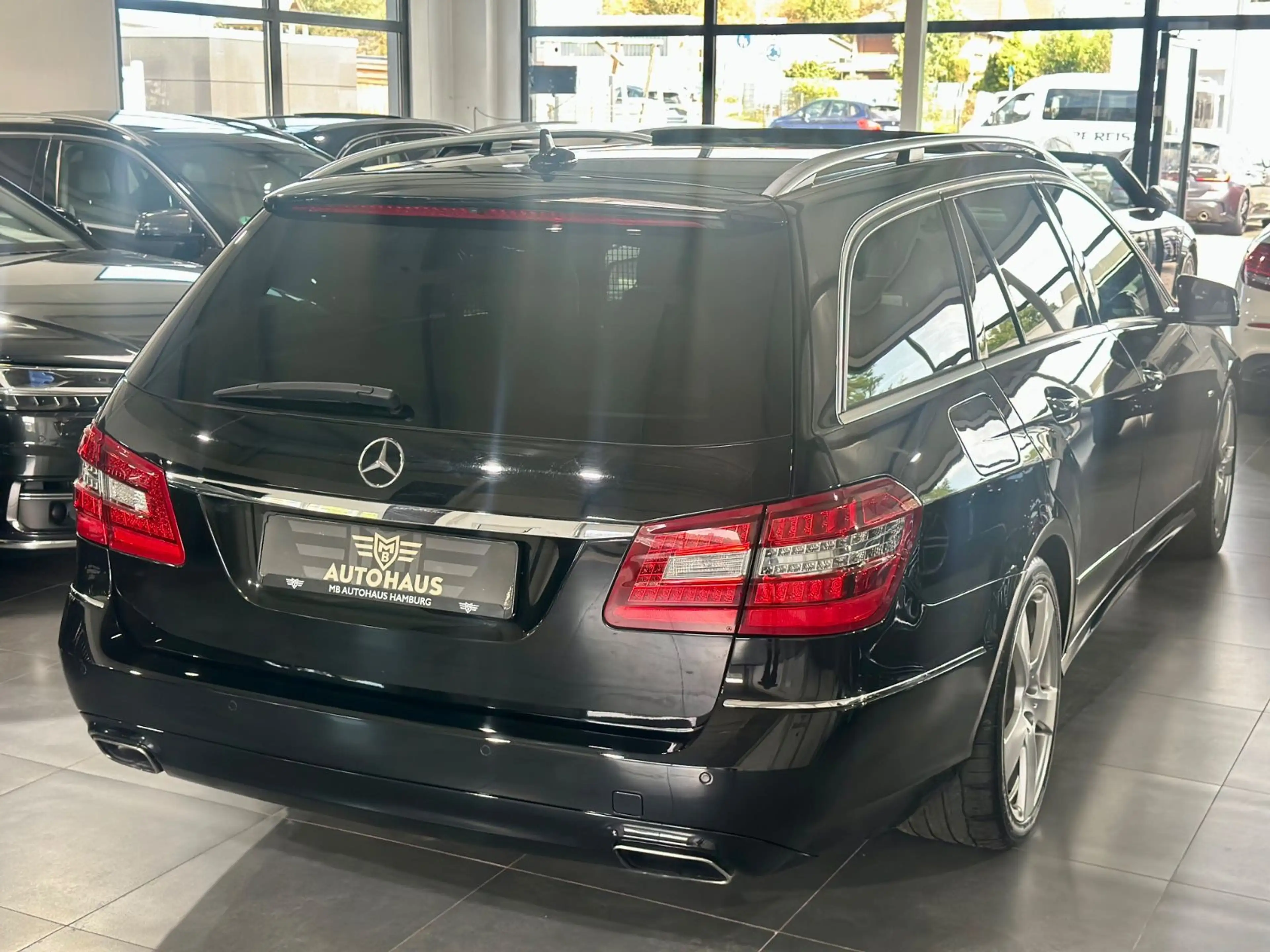 Mercedes-Benz E 250 CGI BlueEffi,Avantgarde,LED,SportPaket,TOP — photo 23