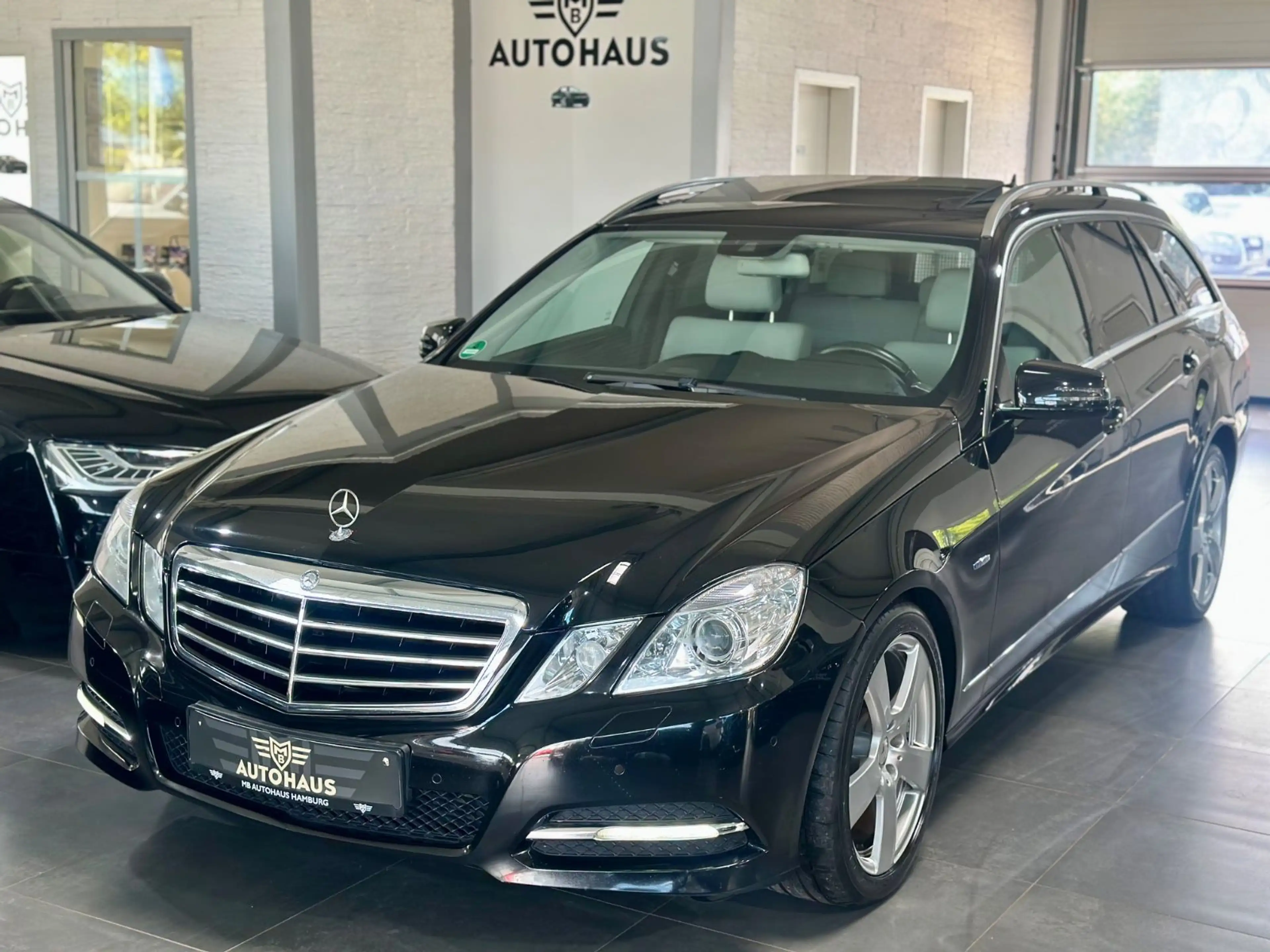 Mercedes-Benz E 250 CGI BlueEffi,Avantgarde,LED,SportPaket,TOP — photo 9