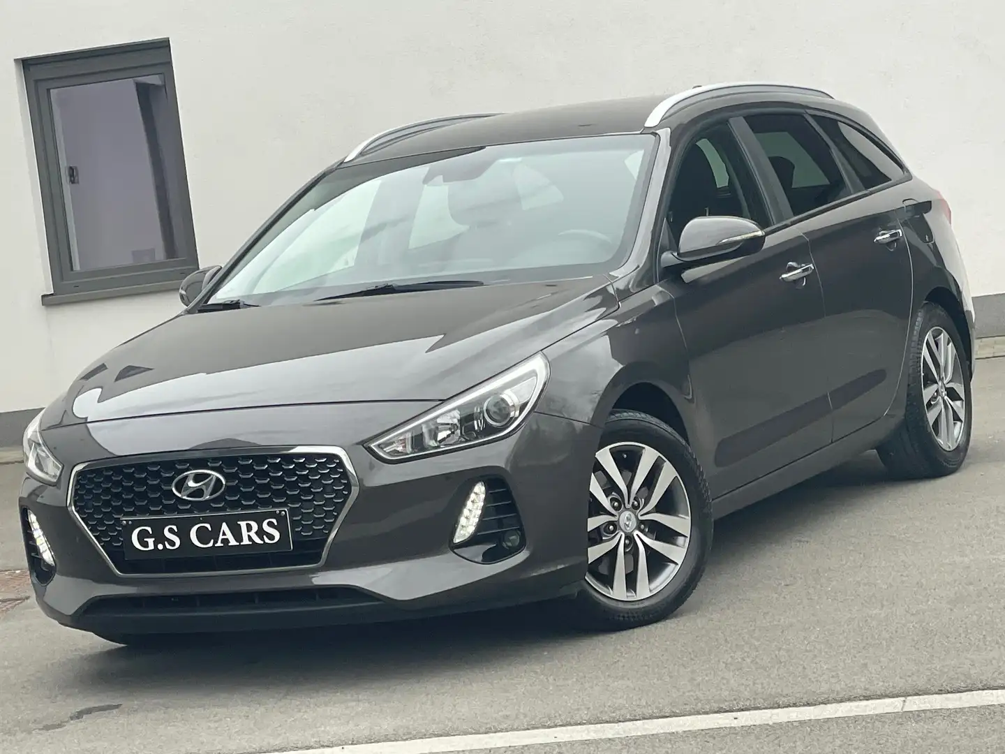 Hyundai i30 break 1.4 essence clim, gps,..//garantie 12 mois// Gris - 1