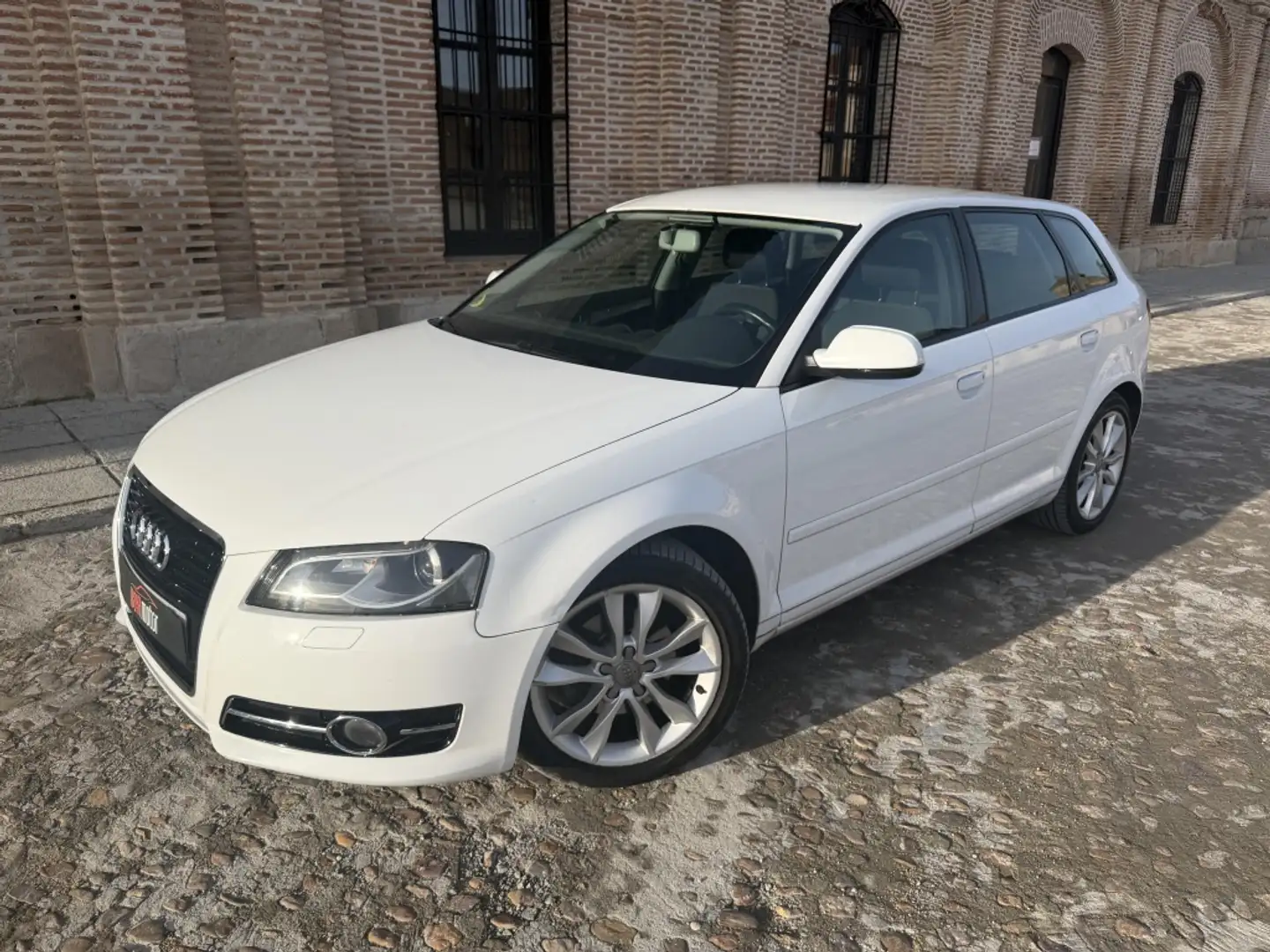 Audi A3 Sportback 2.0TDI Ambiente S-Tronic Blanc - 1
