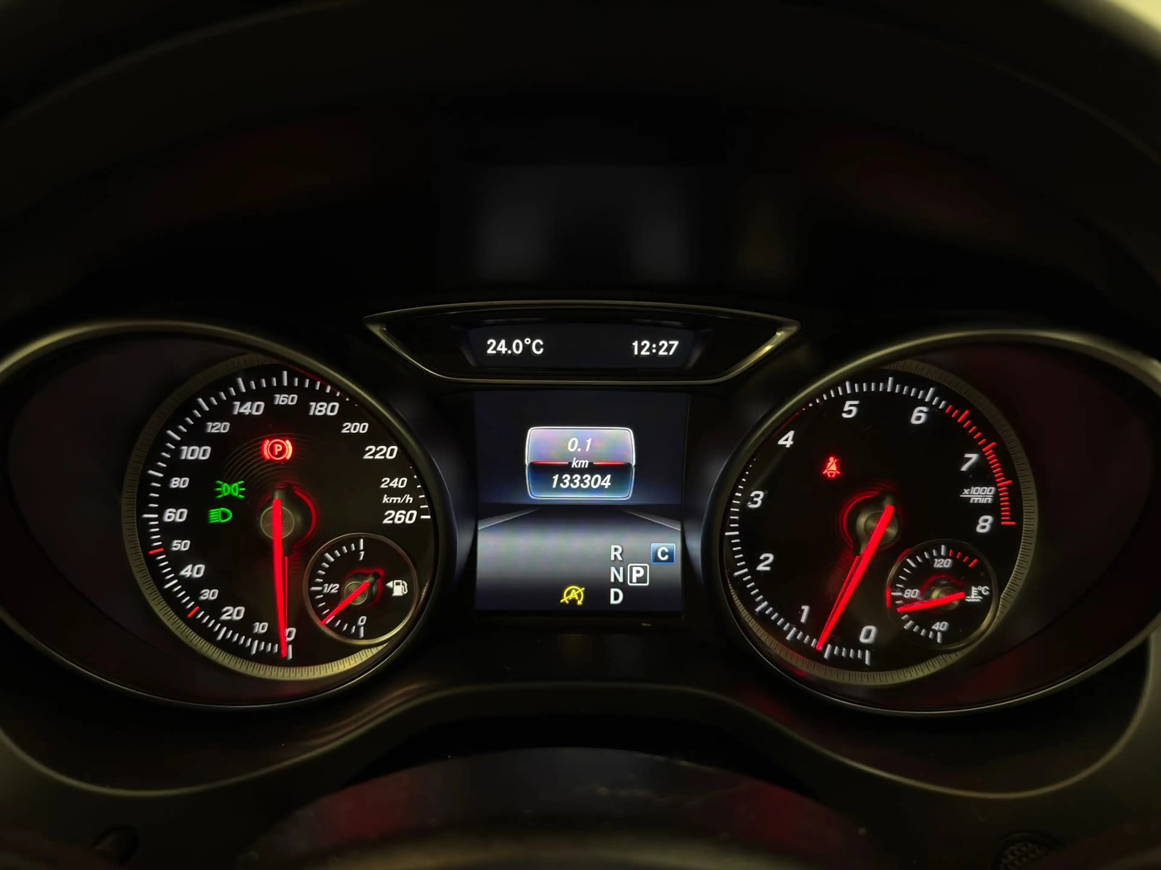 Mercedes-Benz GLA 250 4Matic / AMG / Pano / 19 inch — photo 12