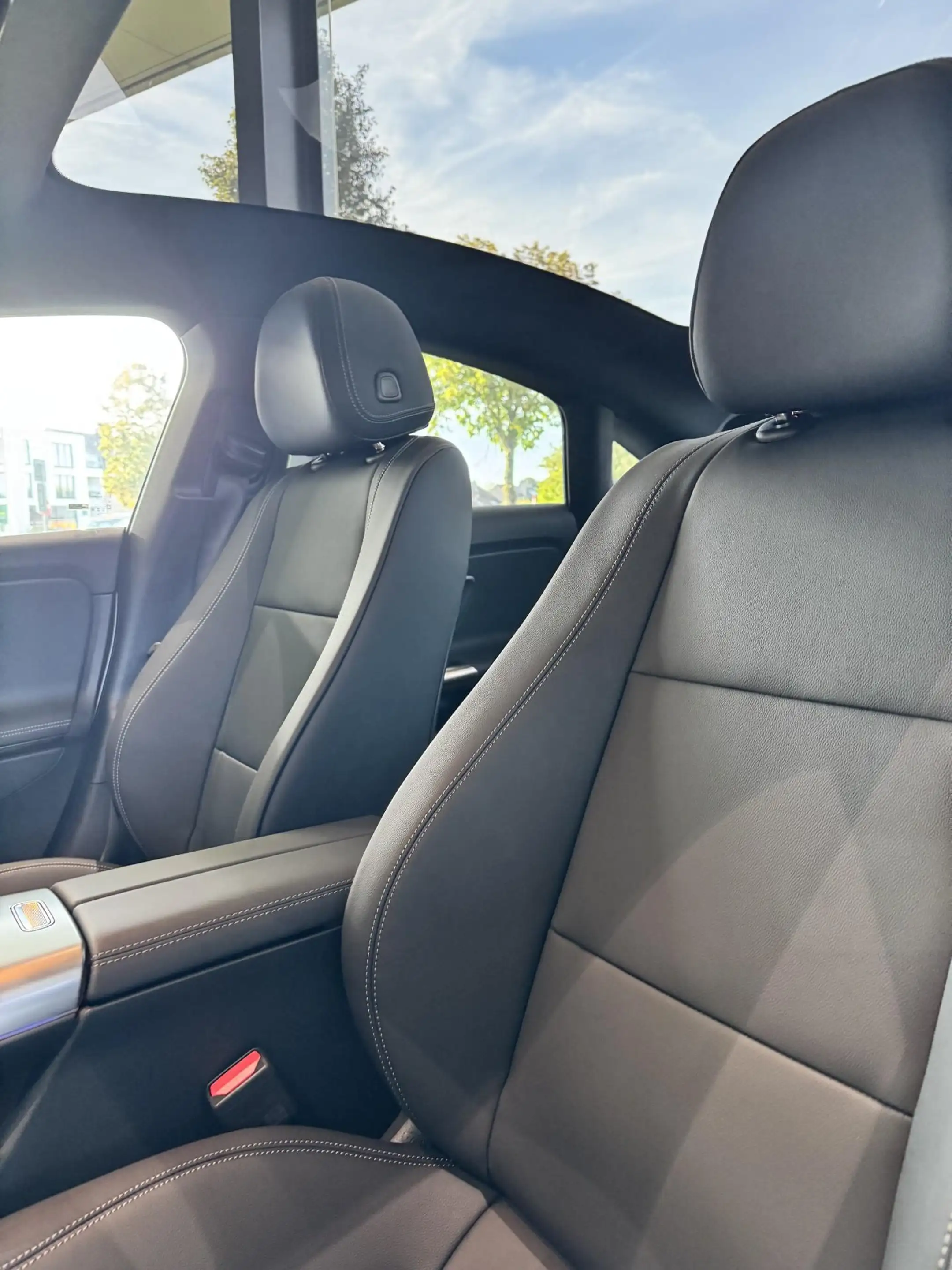 Mercedes-Benz CLA 180 CLA "140 Years Edition" DOS 8876 — photo 4