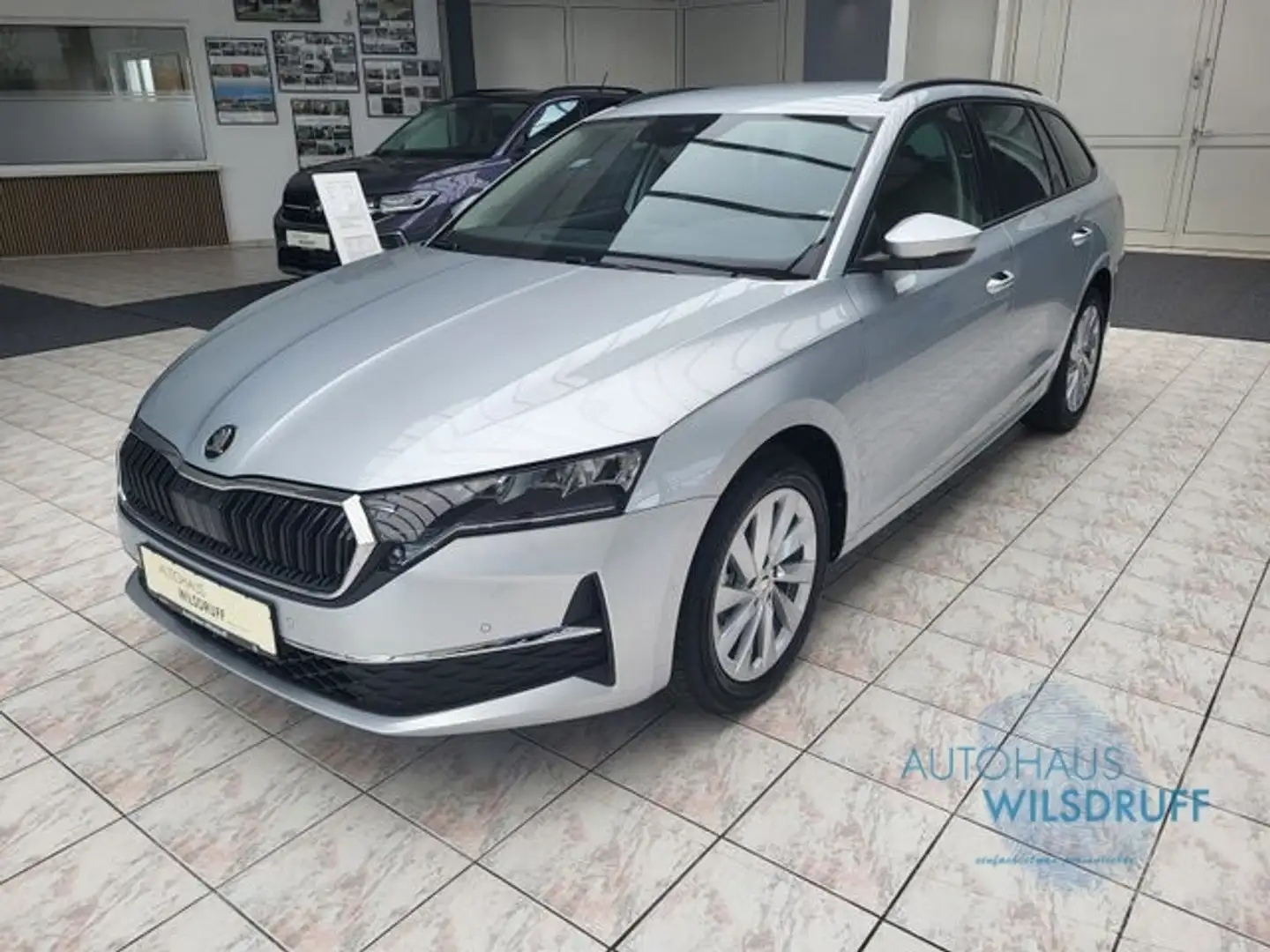 Skoda Octavia Combi 1.5 TSI mHEV Selection LED RFK ACC Zilver - 2