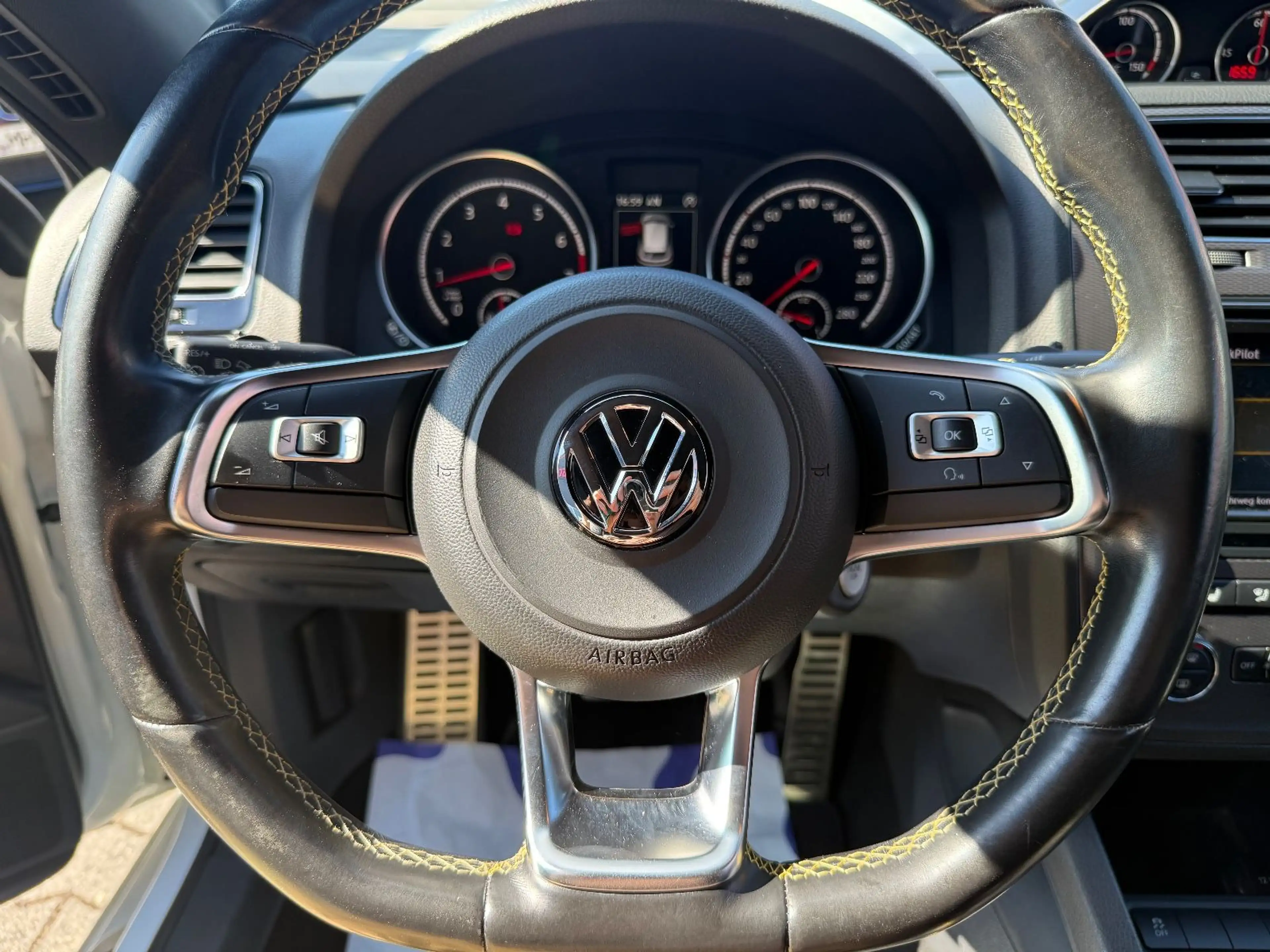 Volkswagen Scirocco 2.0 TSI R Line Club Edition Kamera — photo 12