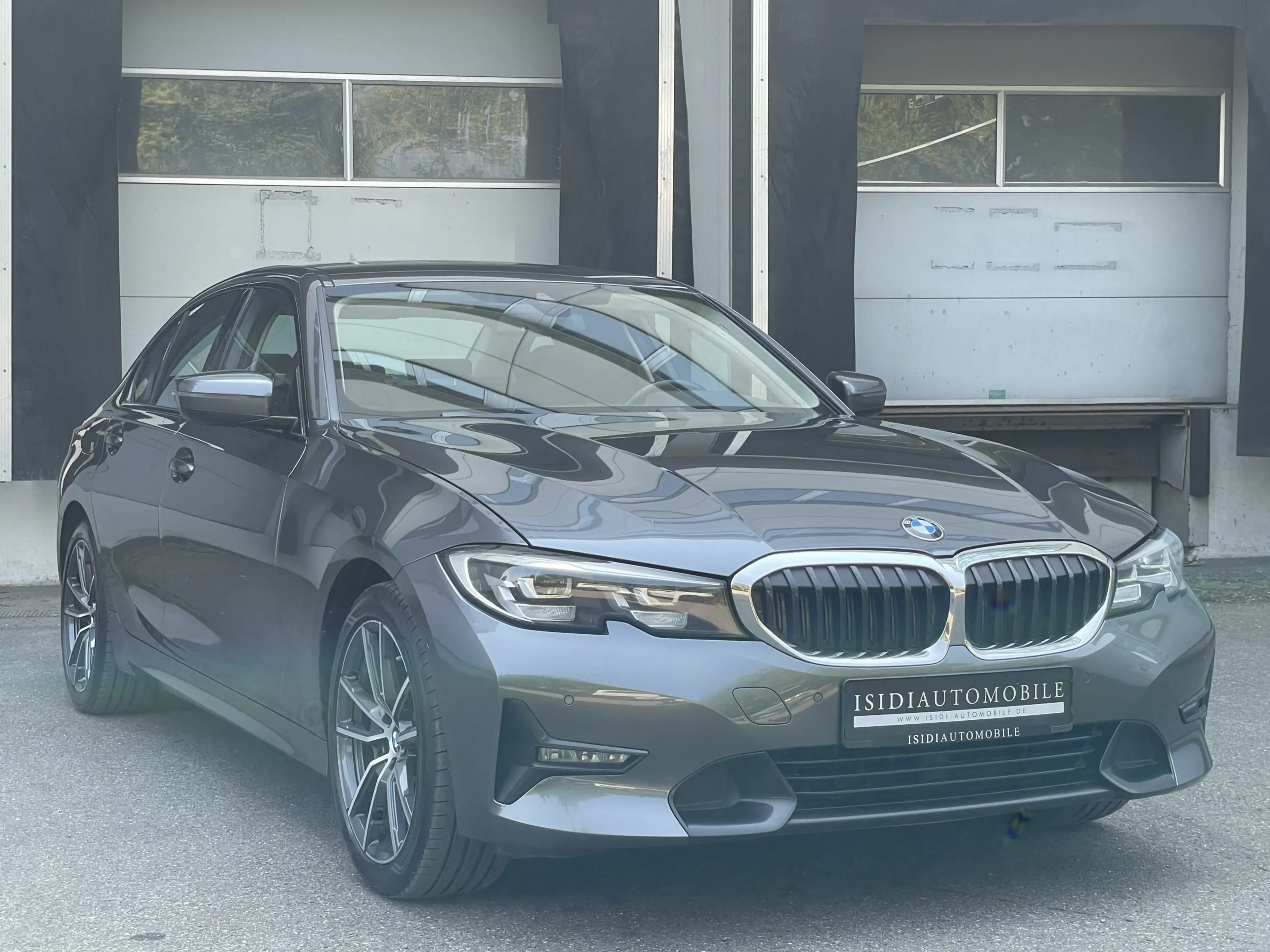 BMW 330 i Sport Line LED Live-Cockpit Ambiente AHK — photo 9