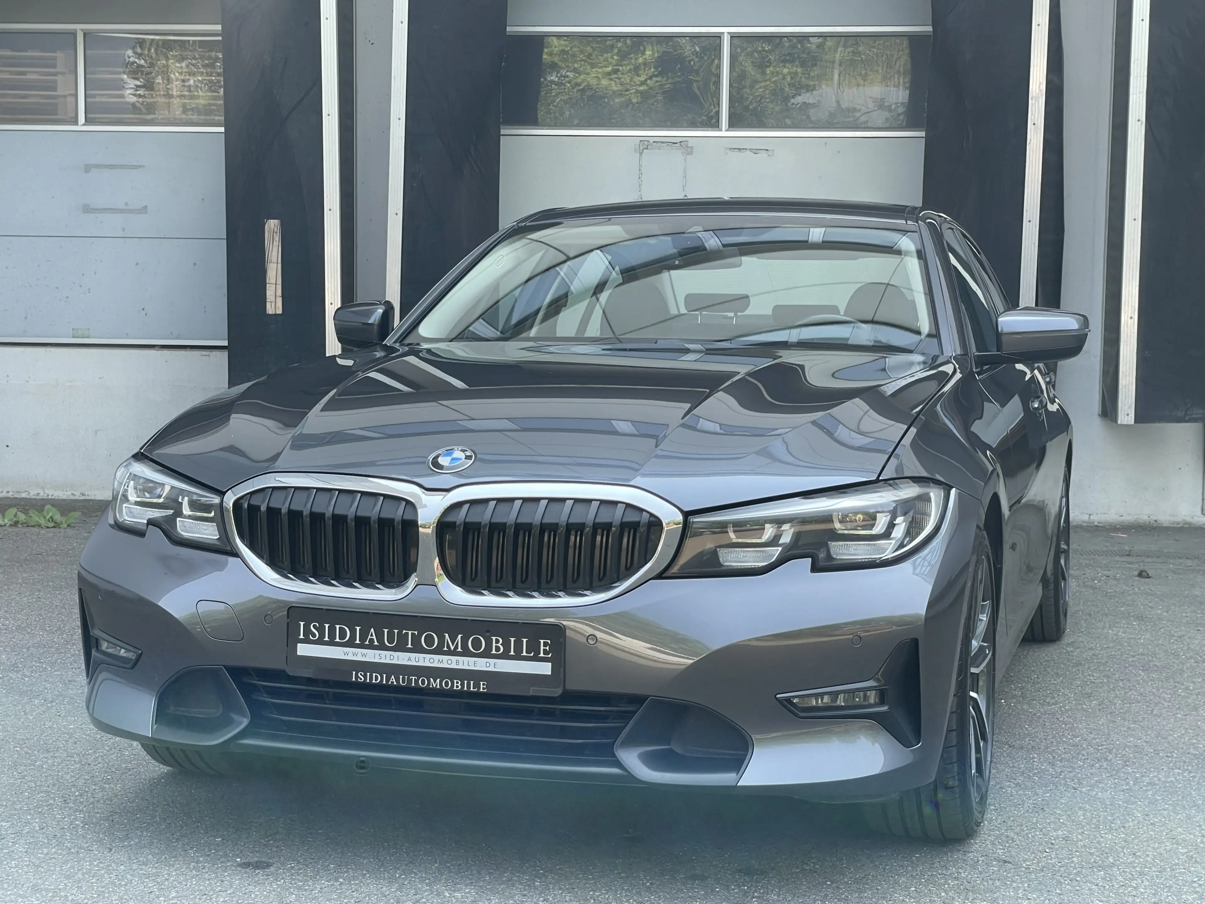 BMW 330 i Sport Line LED Live-Cockpit Ambiente AHK