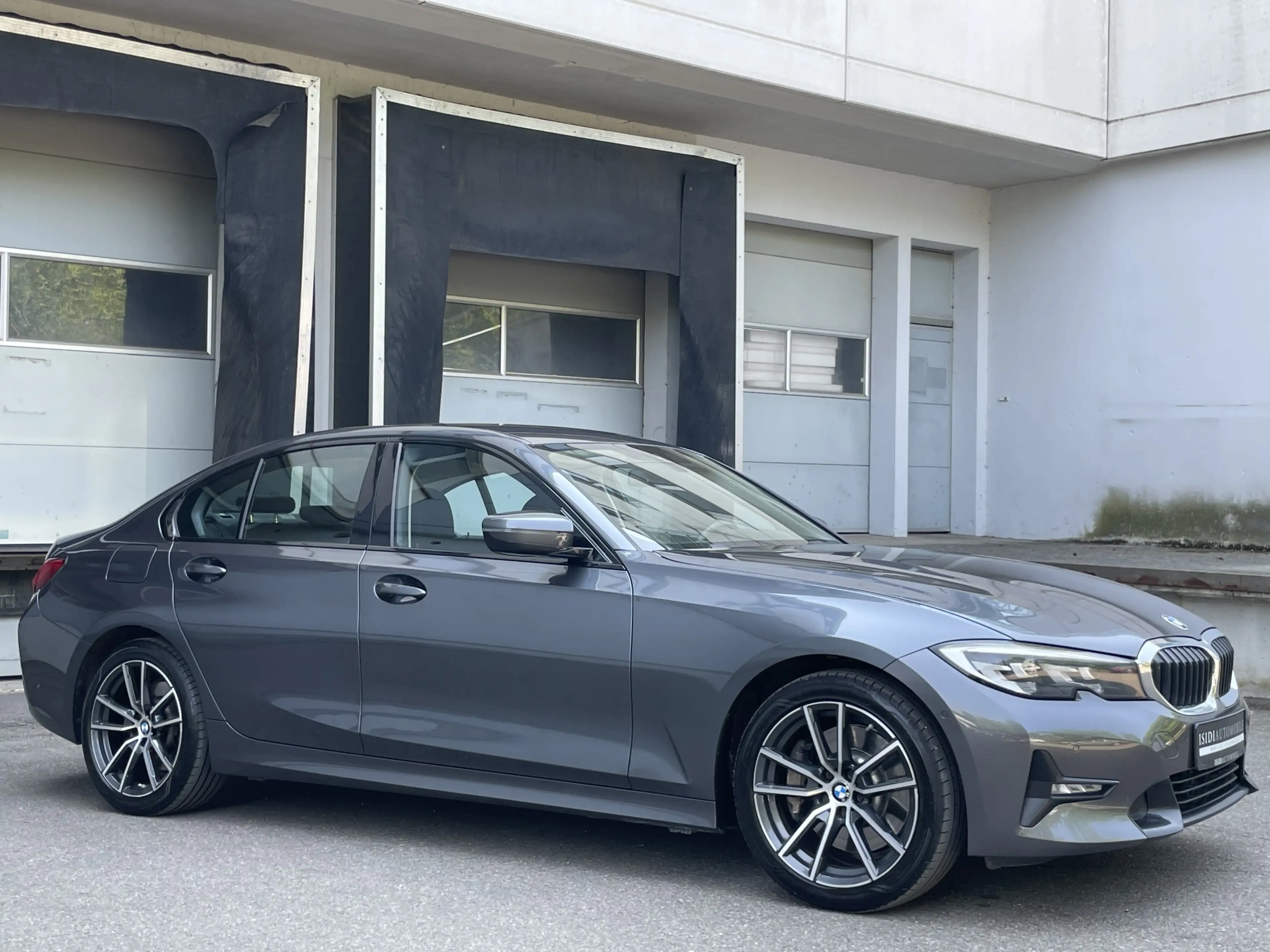 BMW 330 i Sport Line LED Live-Cockpit Ambiente AHK — photo 8