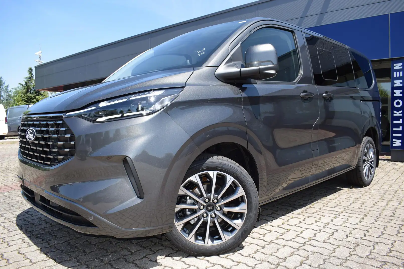 FORD Tourneo