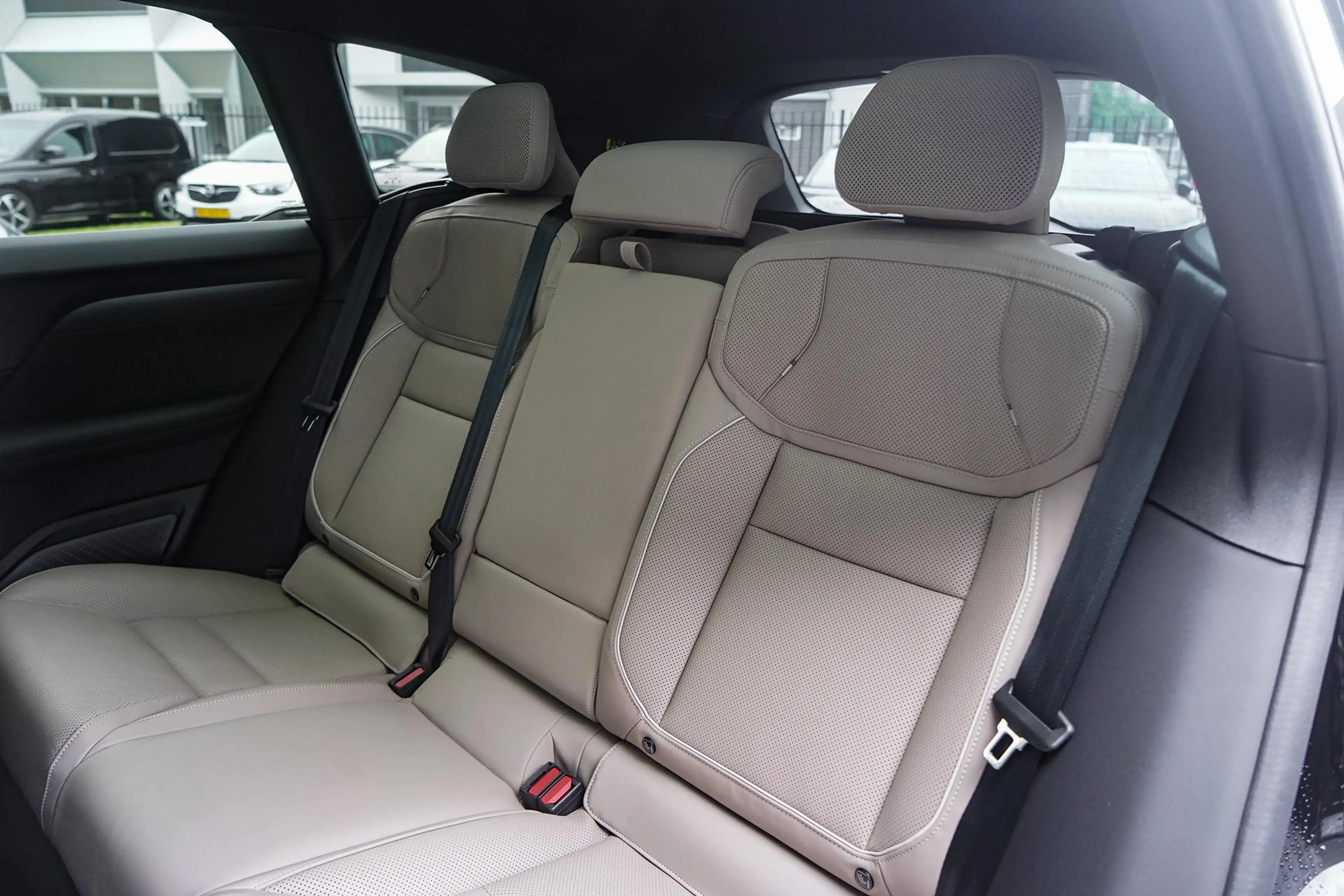 Volvo EX60 P10 AWD Ultra 95 kWh | Bowers & Wilkins | Stoel & — photo 14