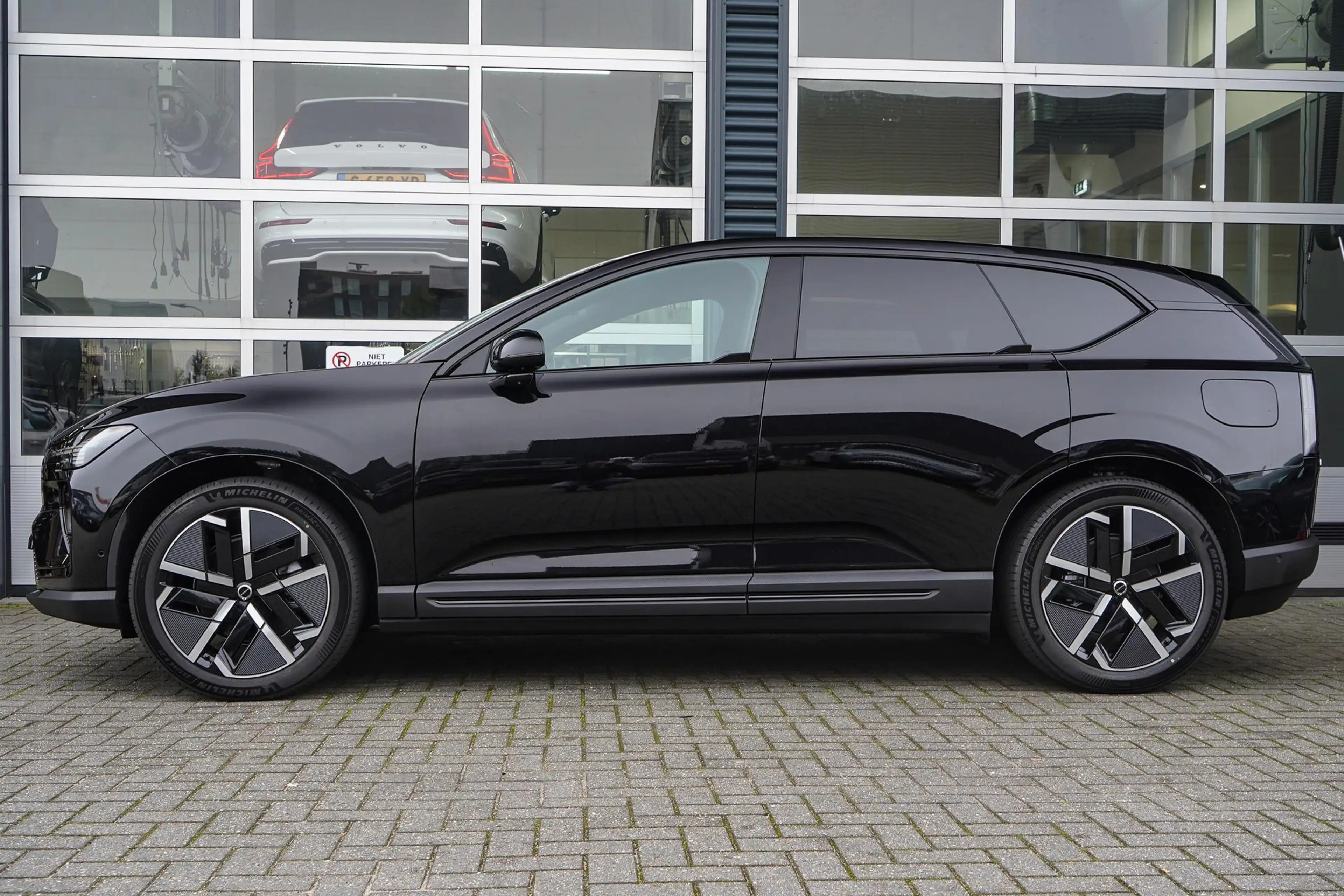 Volvo EX60 P10 AWD Ultra 95 kWh | Bowers & Wilkins | Stoel & — photo 3