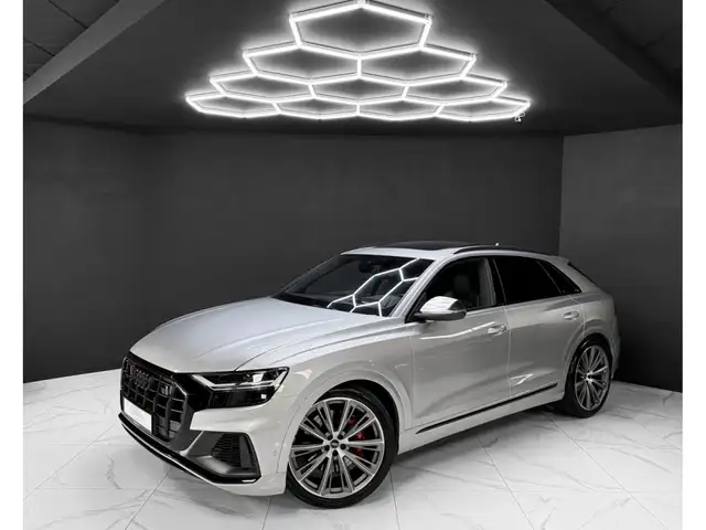 Audi SQ8 4.0 TFSI / REAR-AXLE / B&O / PANO / HEAD-UP /