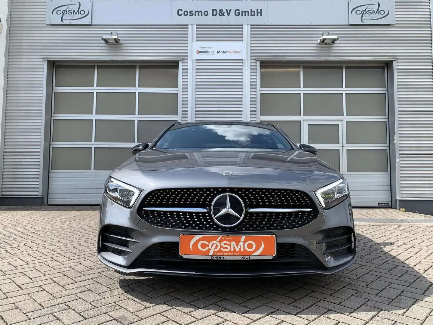 Mercedes-Benz A 250 A250 AMG-Line Pano+Night+Navi+Kamera Szary - 2
