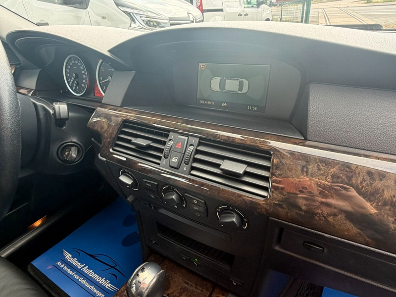 BMW 520 i A *SitzH*PANO*PDC*Klima* TÜV Neu — photo 14