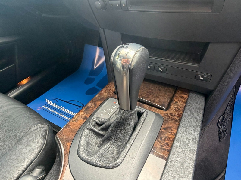 BMW 520 i A *SitzH*PANO*PDC*Klima* TÜV Neu — photo 13
