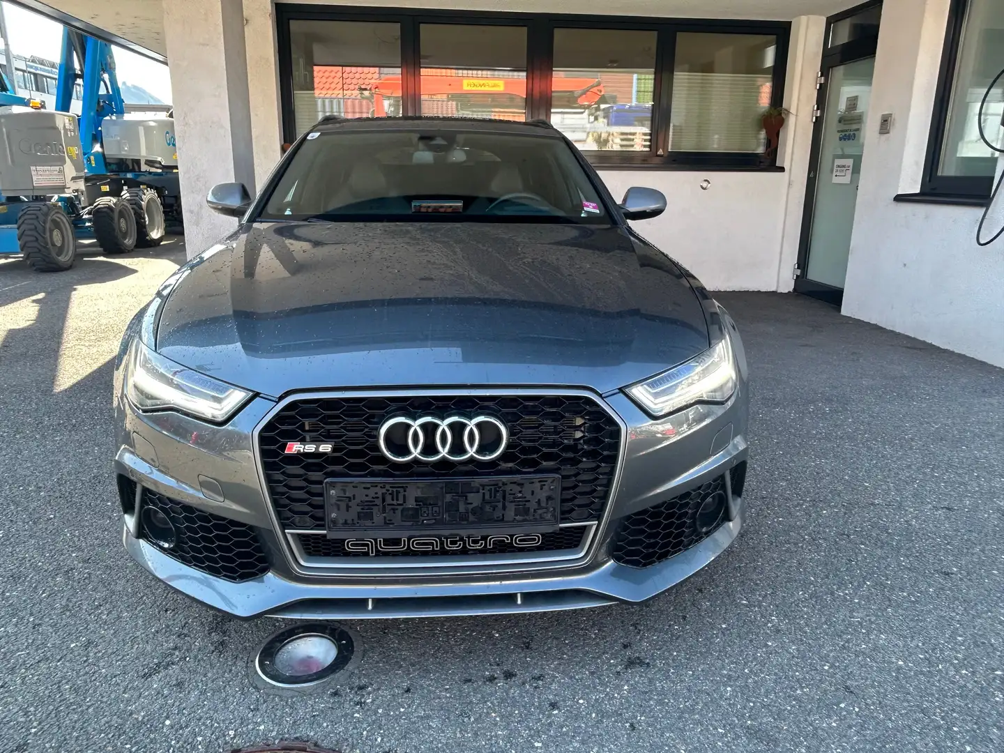 Audi RS6 RS6 Avant performance 4,0 TFSI COD tiptronic COD Grau - 2