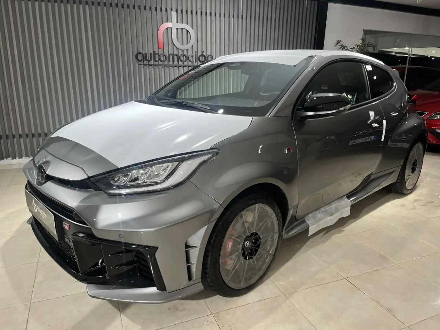 Toyota Yaris GR RZ Gris - 2