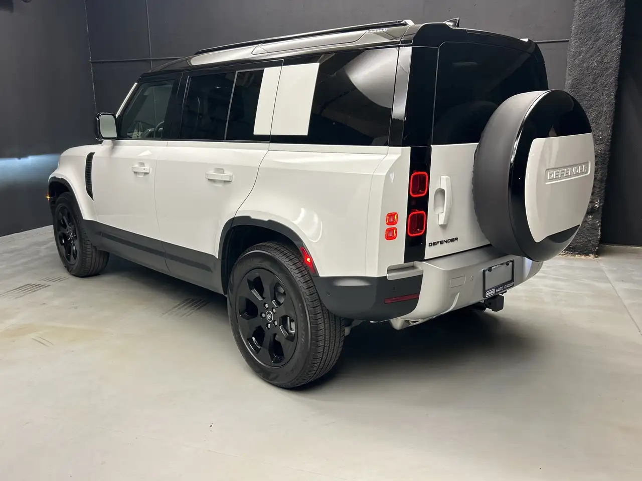 Land Rover Defender снимка Land Rover Defender