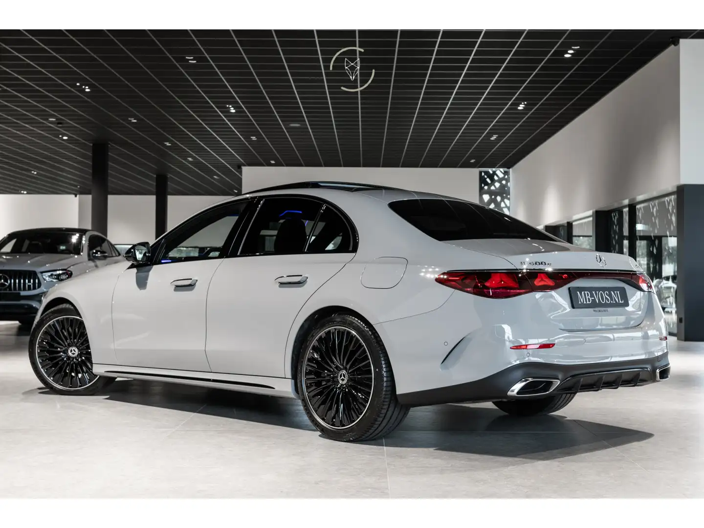 Mercedes-Benz E 400 e 4-M AMG Luchtvering|Achterasbesturing|Superscree Gris - 2