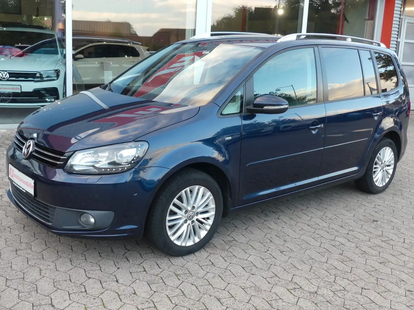 Volkswagen Touran Cup*Kamera*Navi*Sitzhzg.*AHK Blau - 2