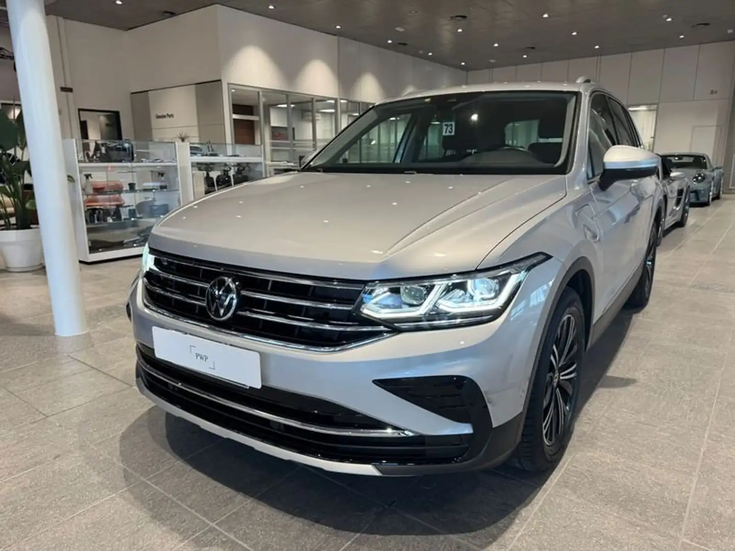 Volkswagen Tiguan 1.4 TSI eHYBRID DSG Elegance PHEV Silver - 1