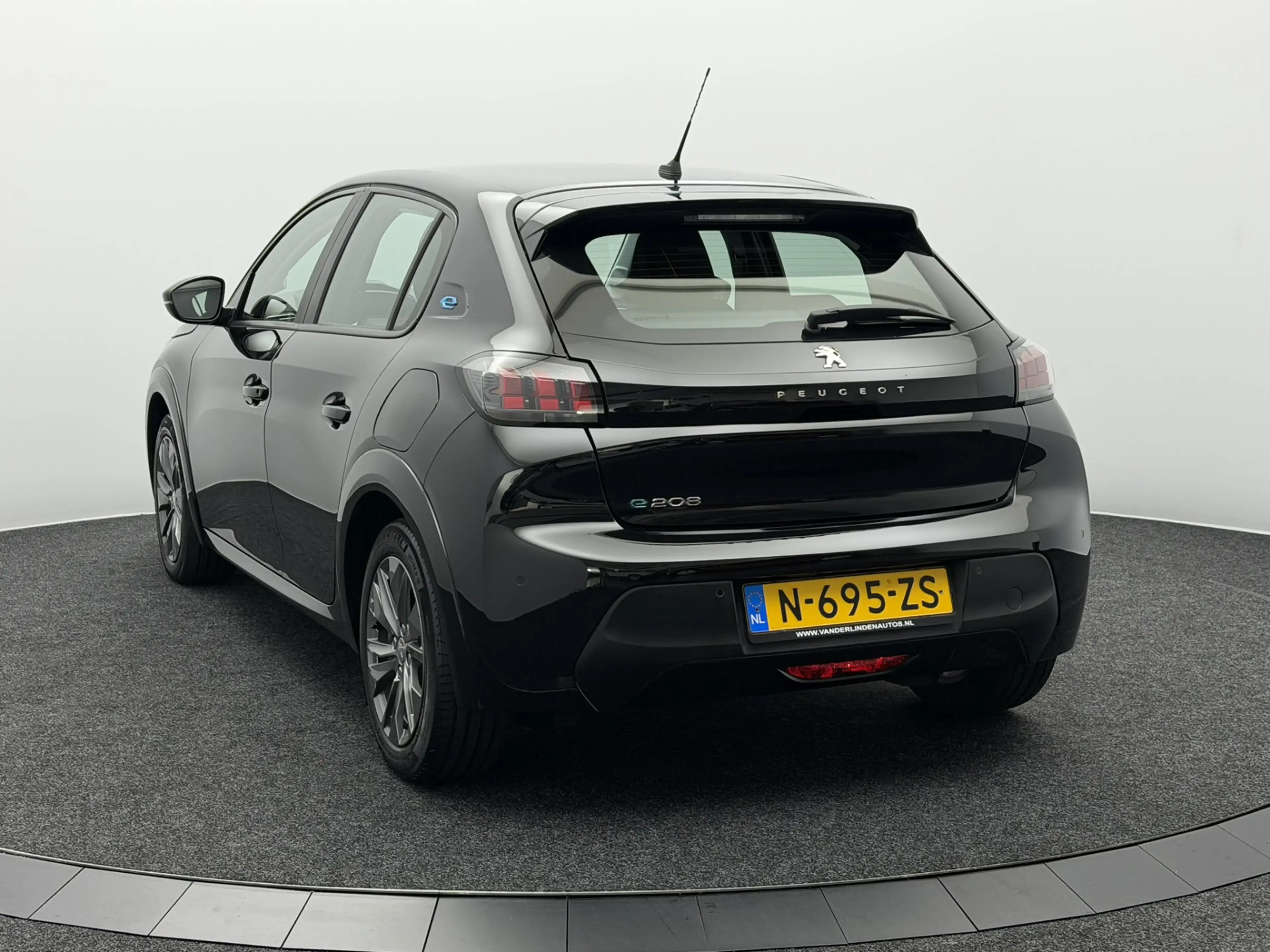 Peugeot e-208 EV Active Pack 50 kWh 3-Fase SOH 92,4% | Navigatie — photo 8