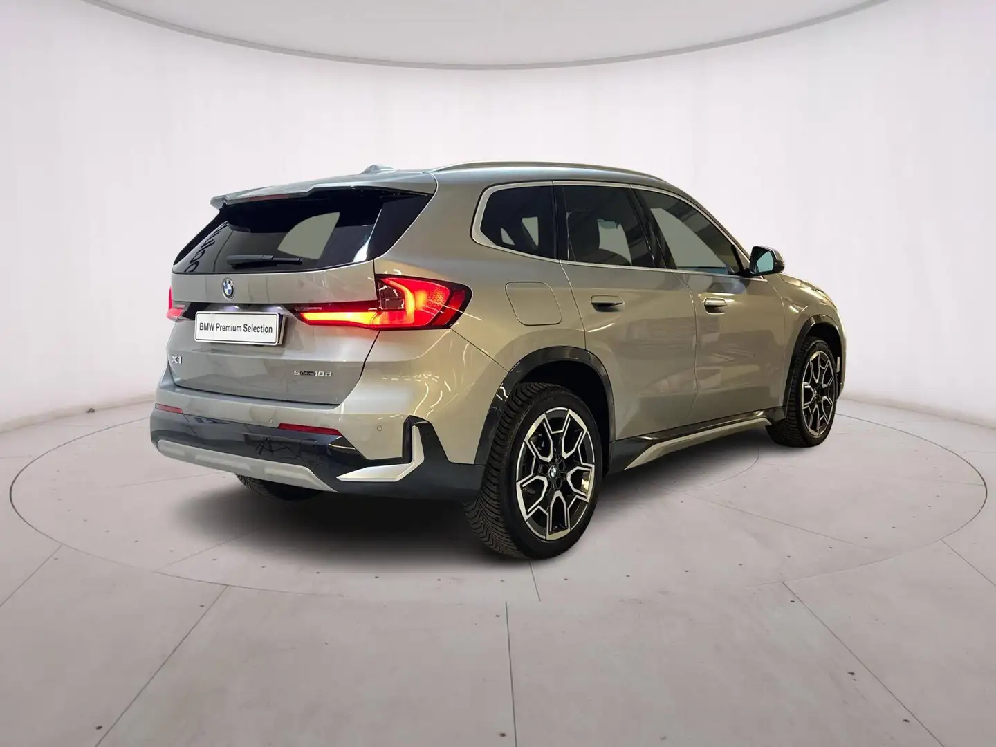 BMW X1 sDrive18d xLine Gris - 2