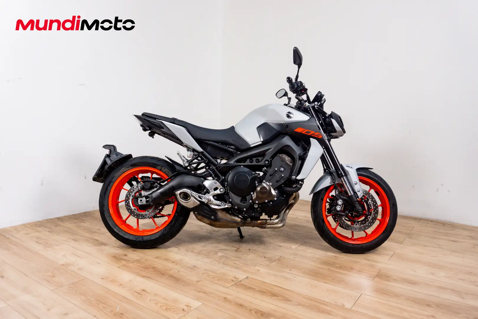 Yamaha MT-09 - 1