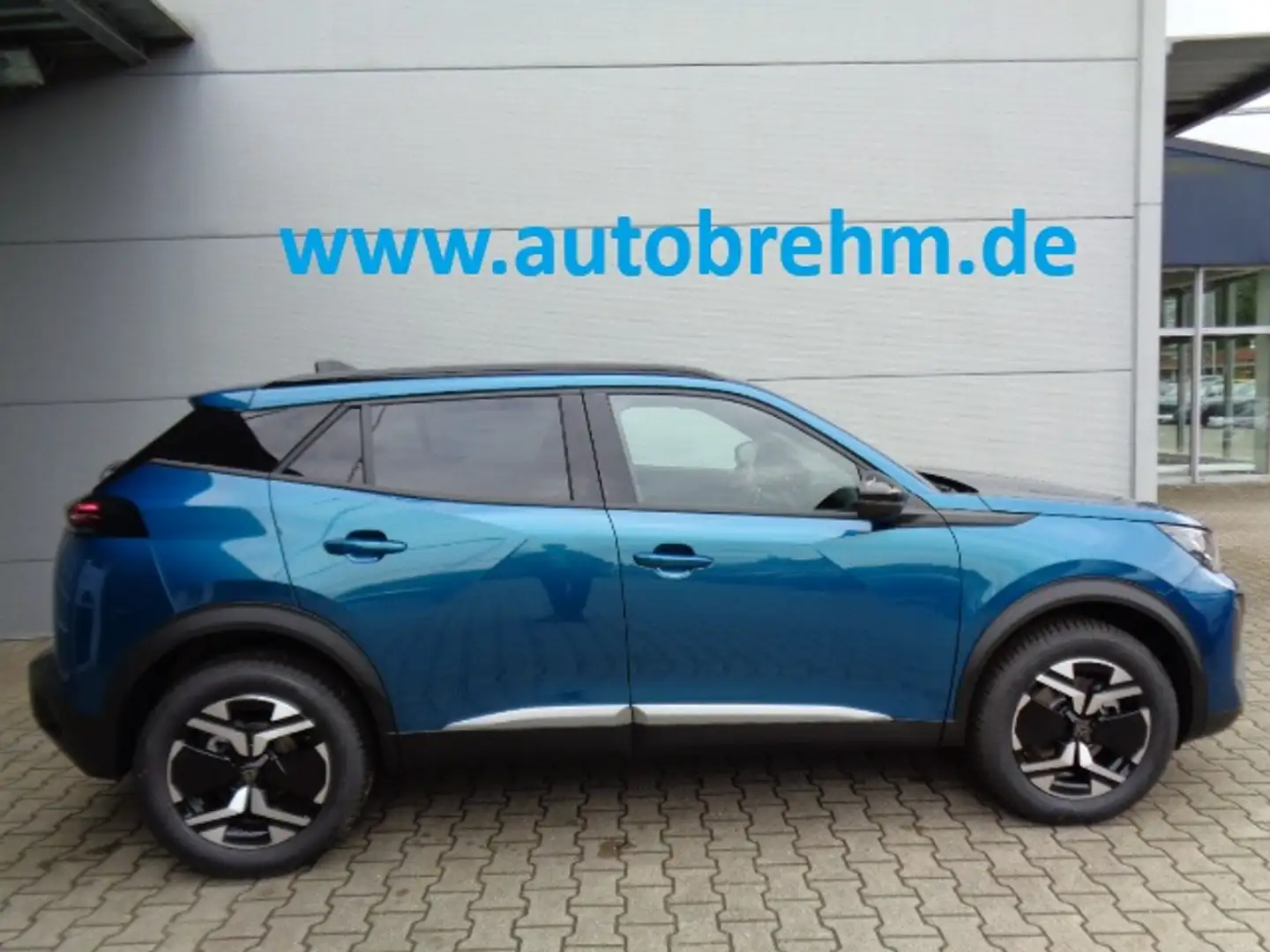 Peugeot 2008 Hybrid 145 e-DSC AllureNavi Allwetterreifen Blau - 1